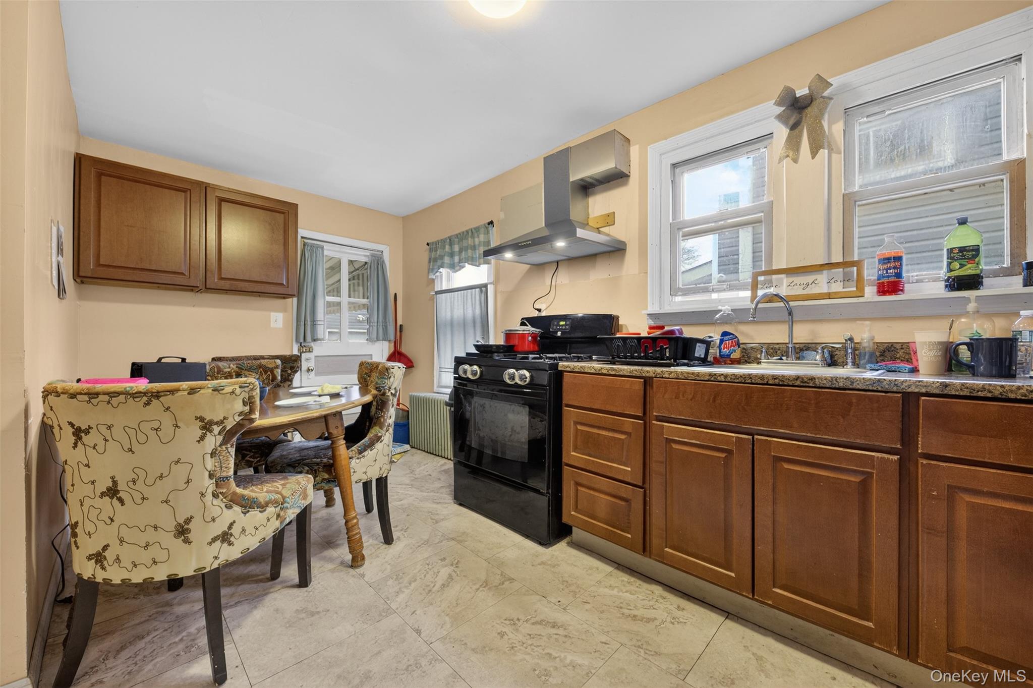 113 Old Bay Street Property Photo 7