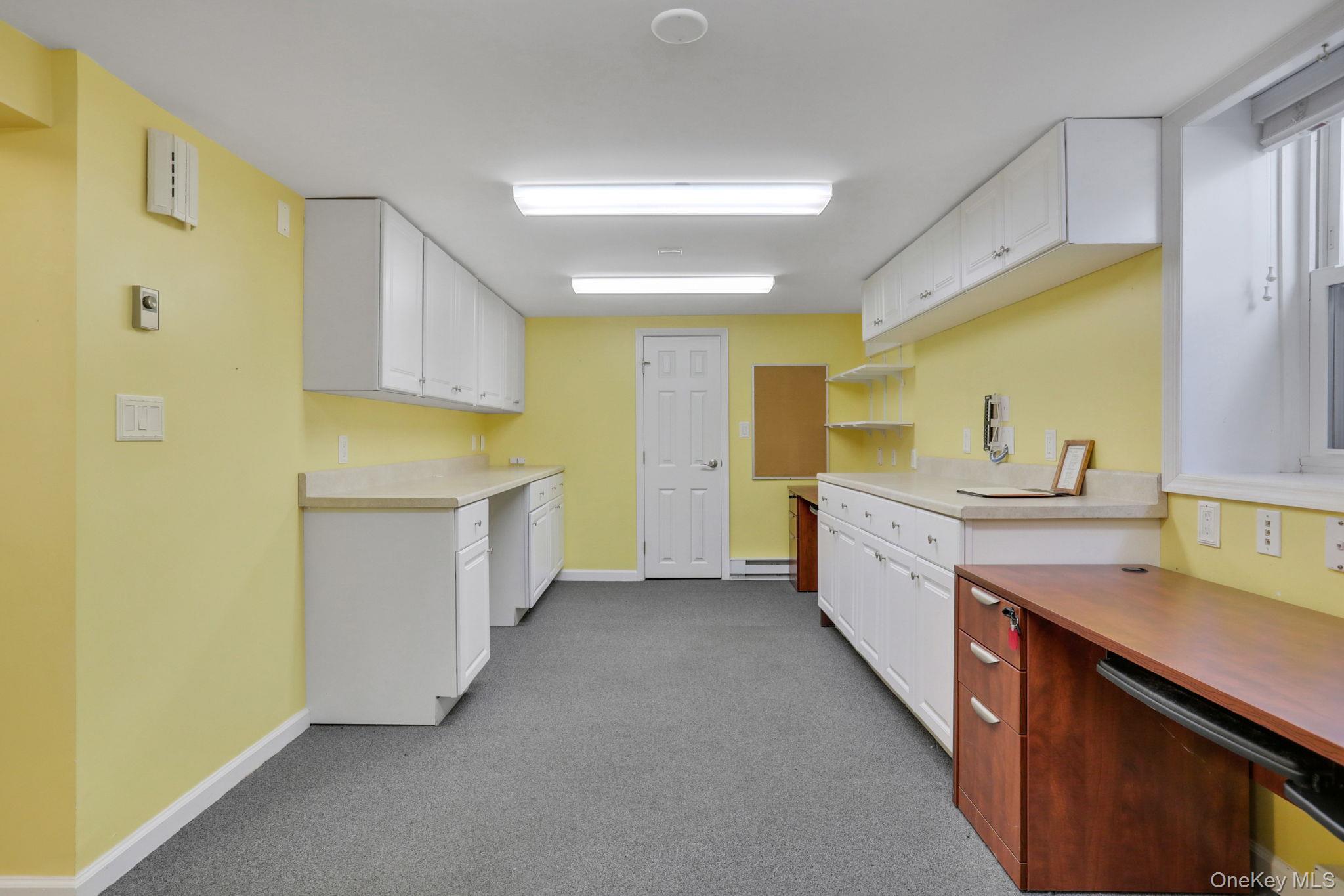 411 Albany Avenue Property Photo 22