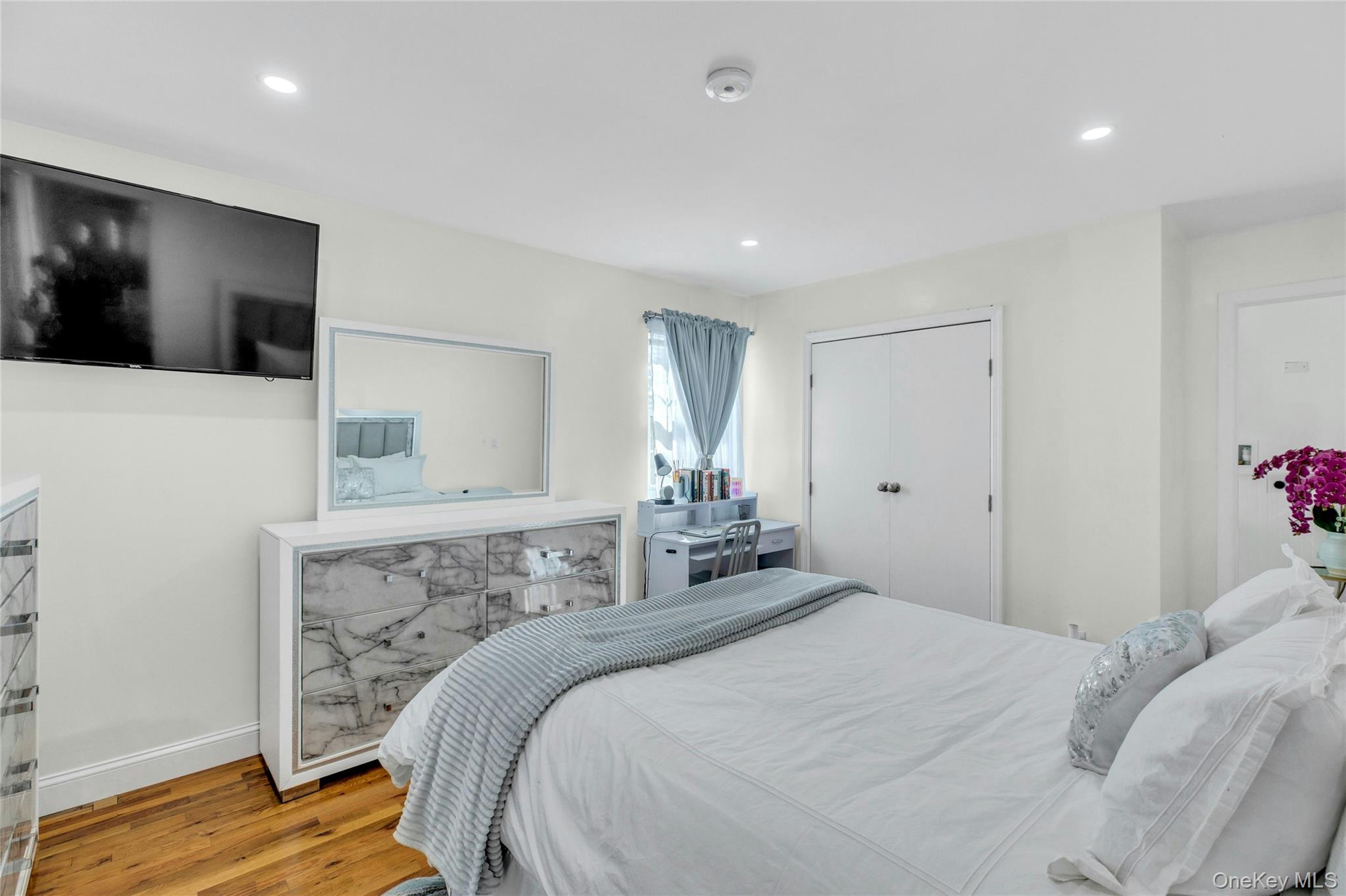 35 Grant Boulevard Property Photo 15