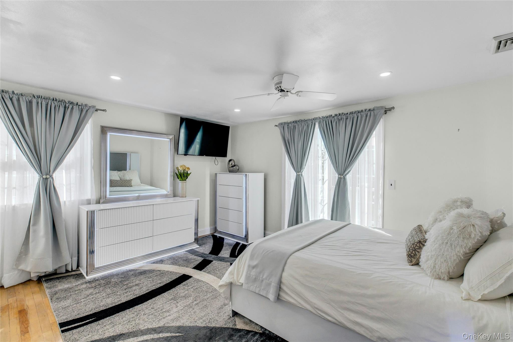 35 Grant Boulevard Property Photo 19