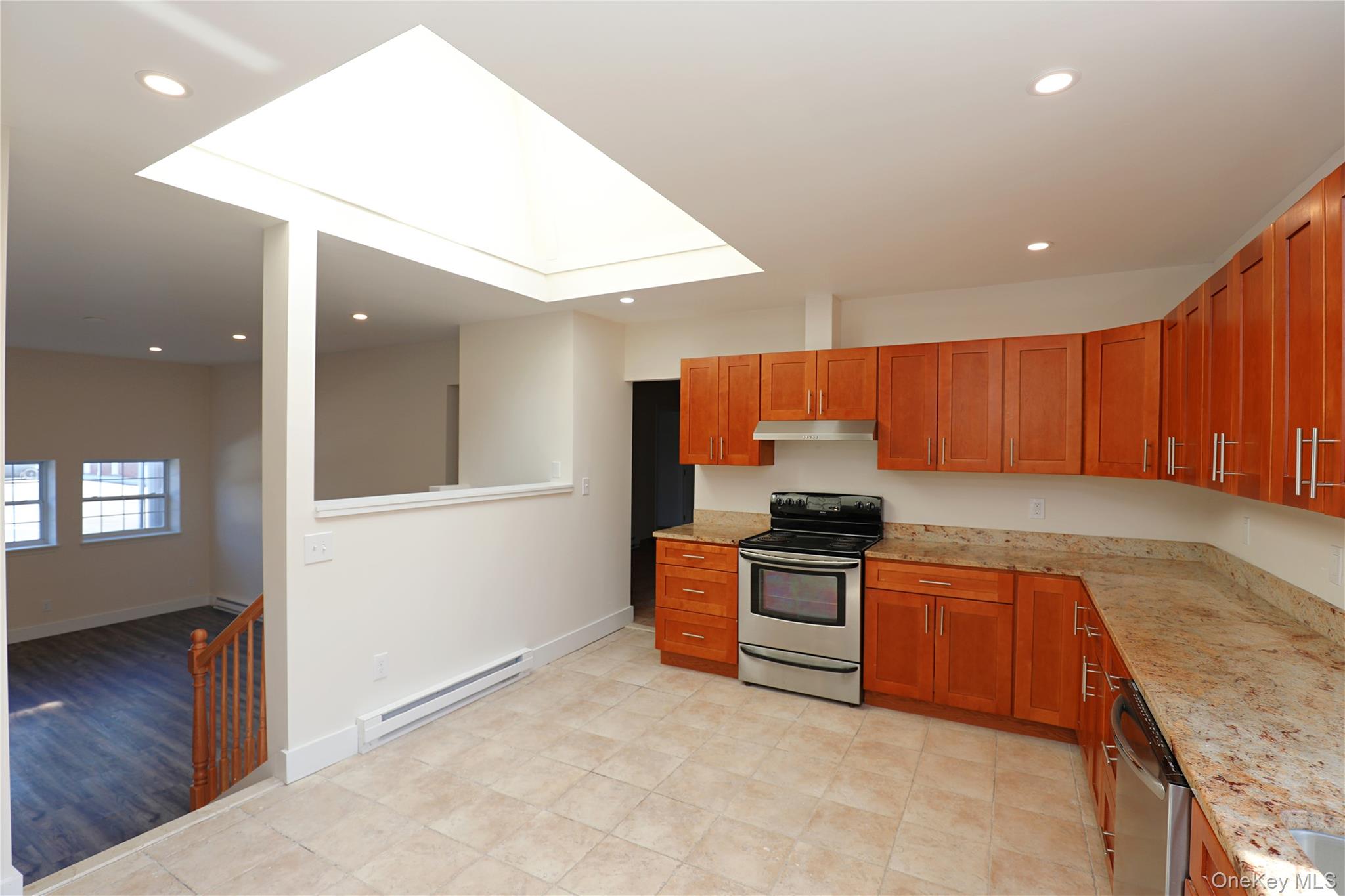 14311 9w Property Photo 4