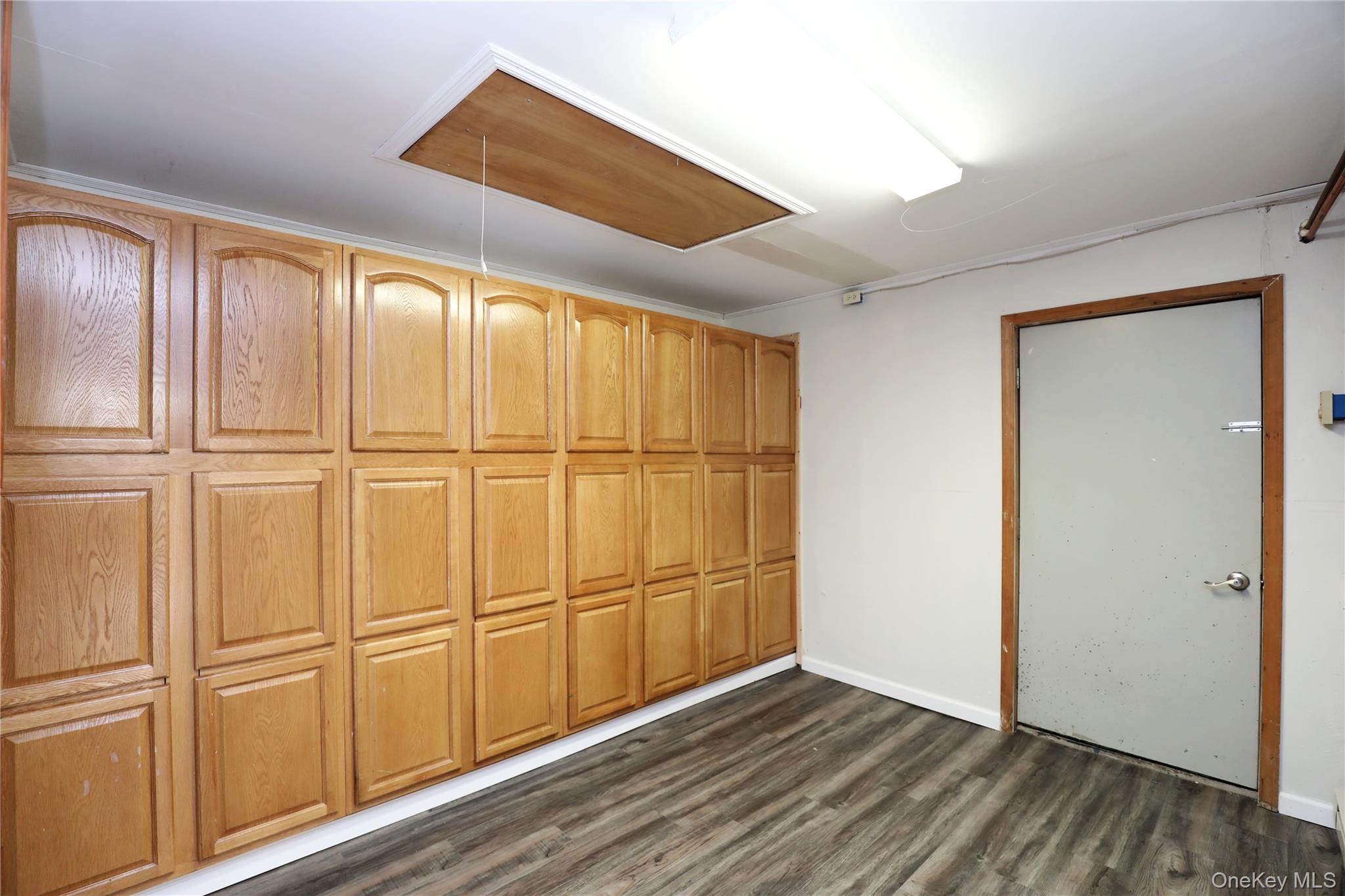 14311 9w Property Photo 7