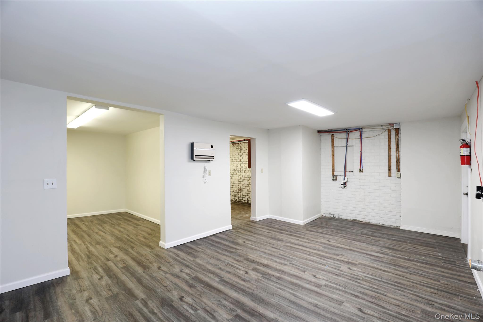 14311 9w Property Photo 10