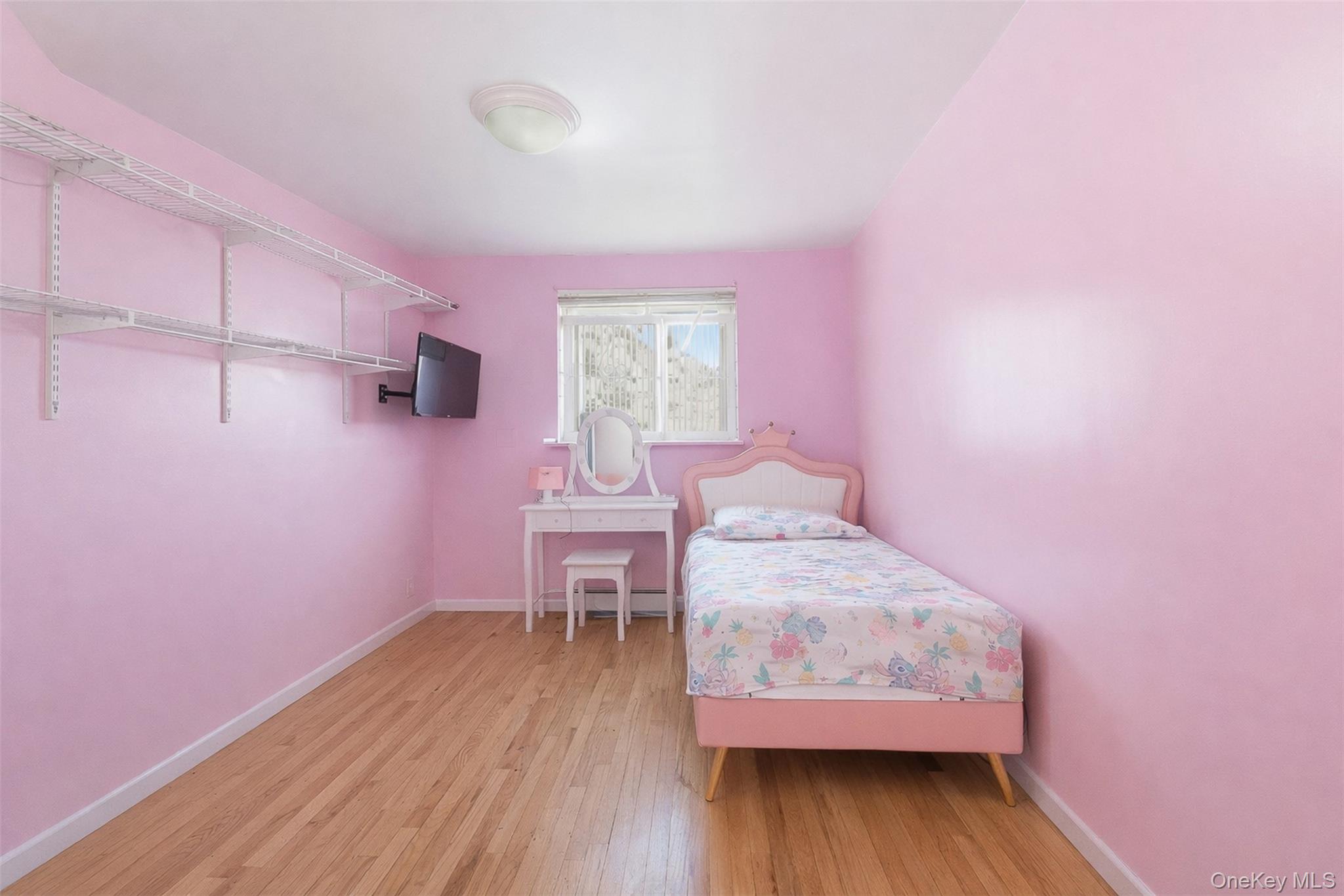 1677 Unionport Road Property Photo 9