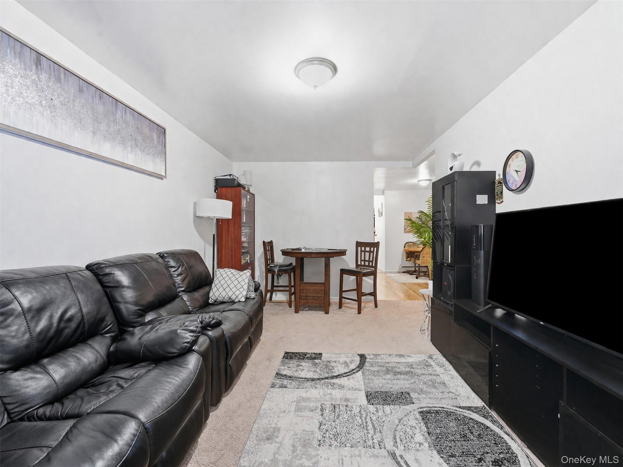 1677 Unionport Road Property Photo 19