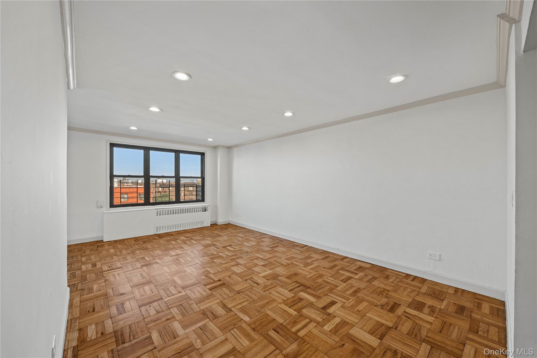 2835 Webb Avenue 9e Property Photo 12