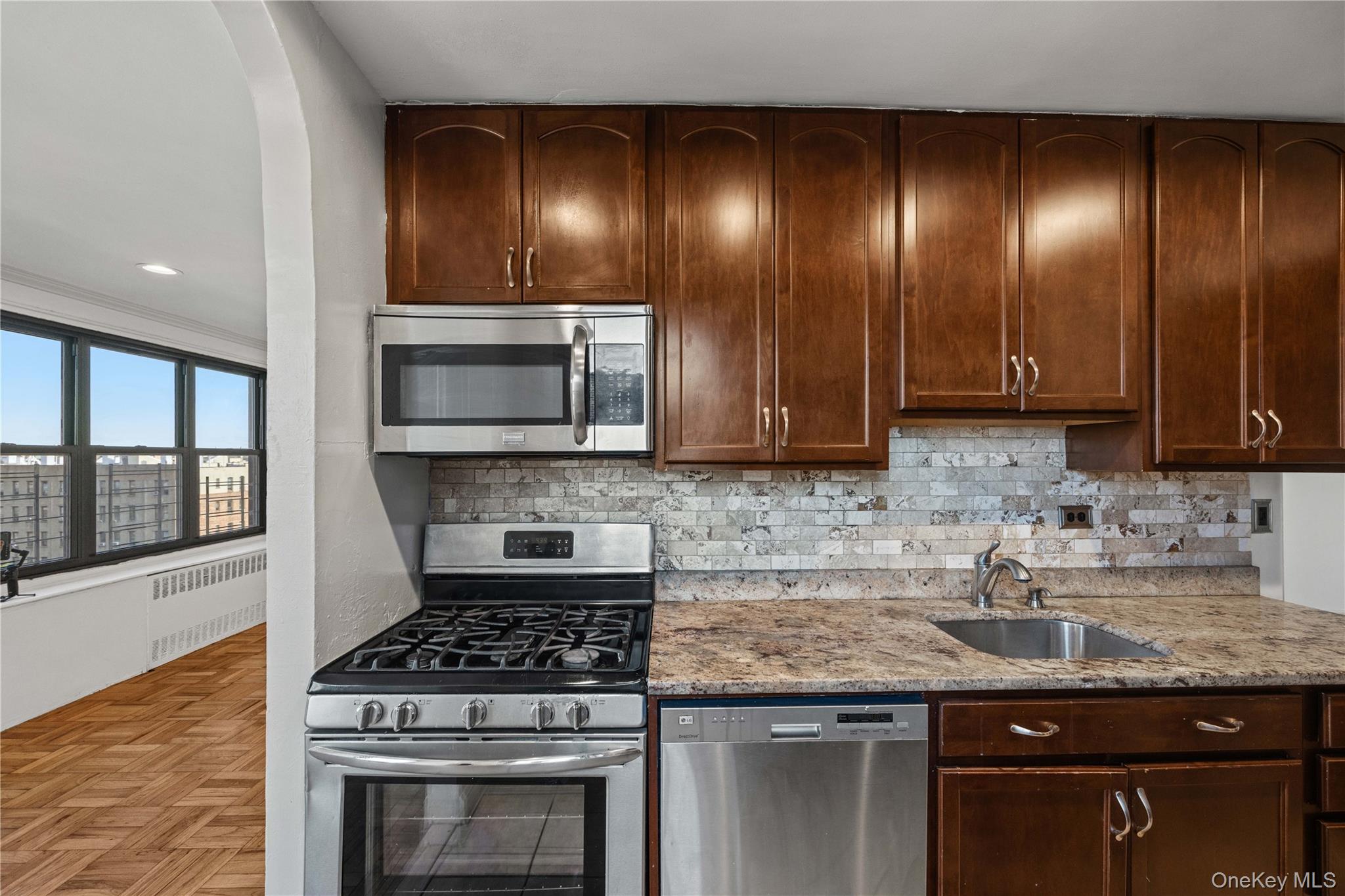 2835 Webb Avenue 9e Property Photo 19