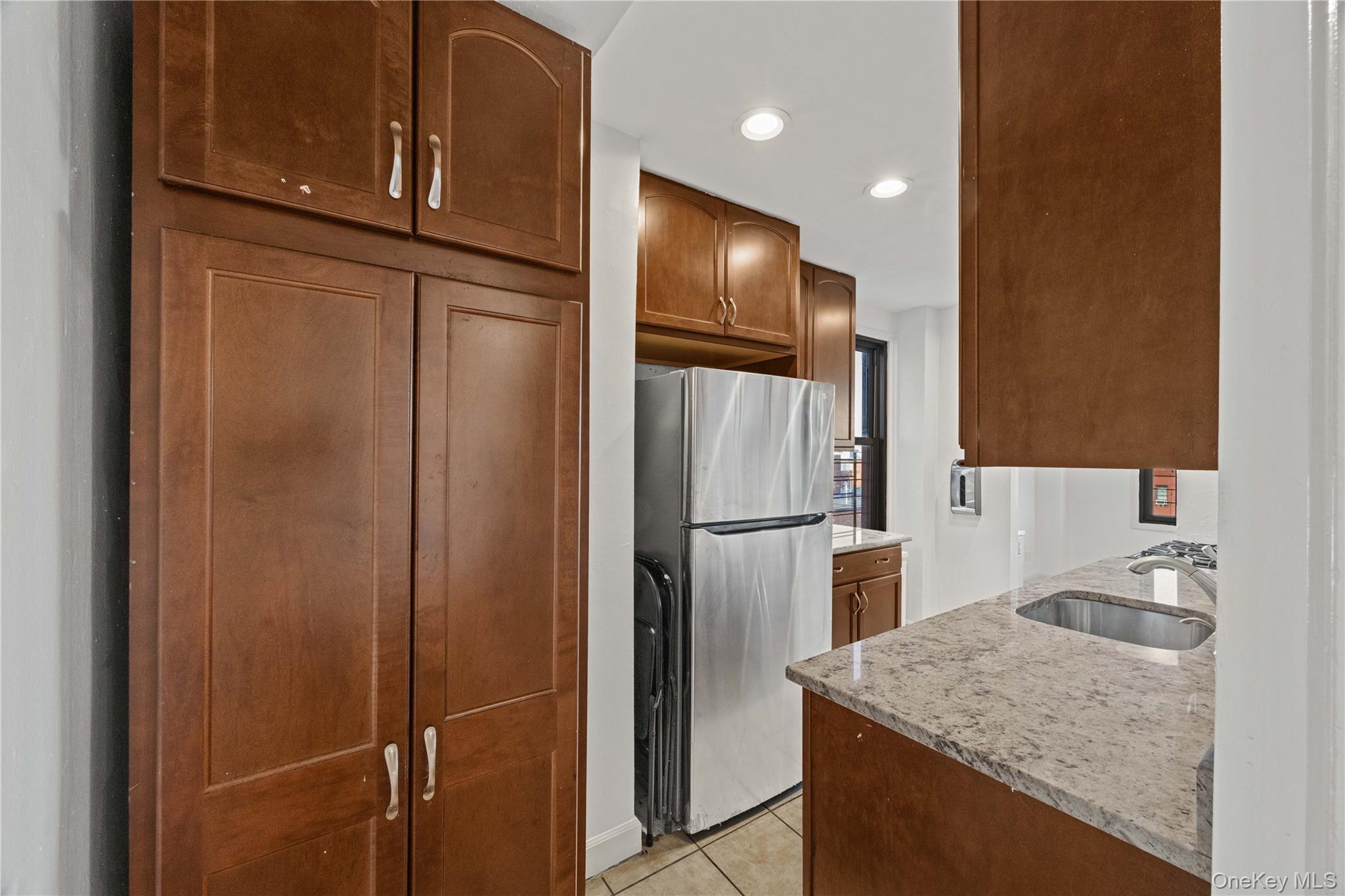 2835 Webb Avenue 9e Property Photo 20