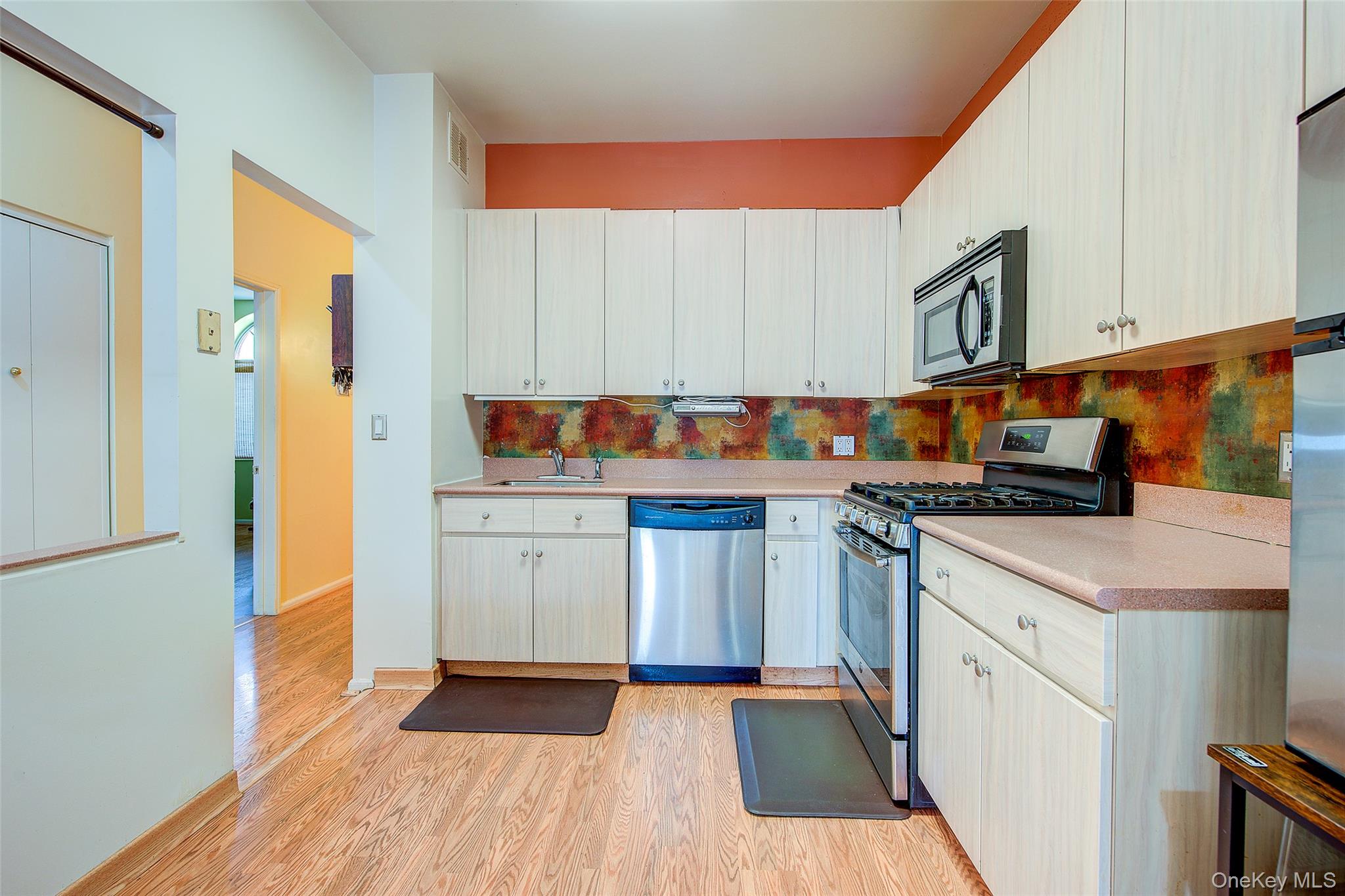588 Louisiana Avenue 3 Property Photo 8