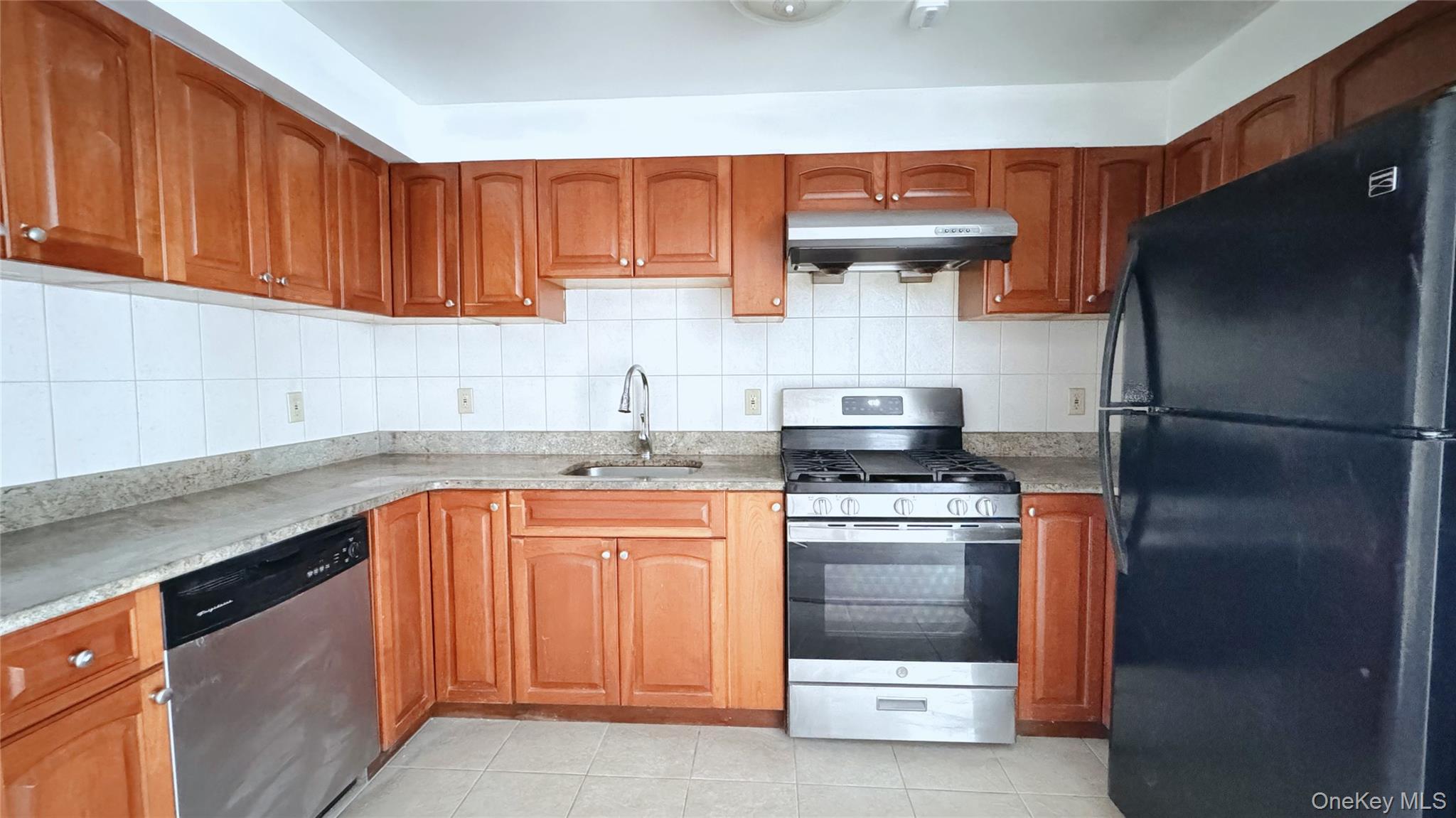 6434 Grand Central Parkway 3d Property Photo 5