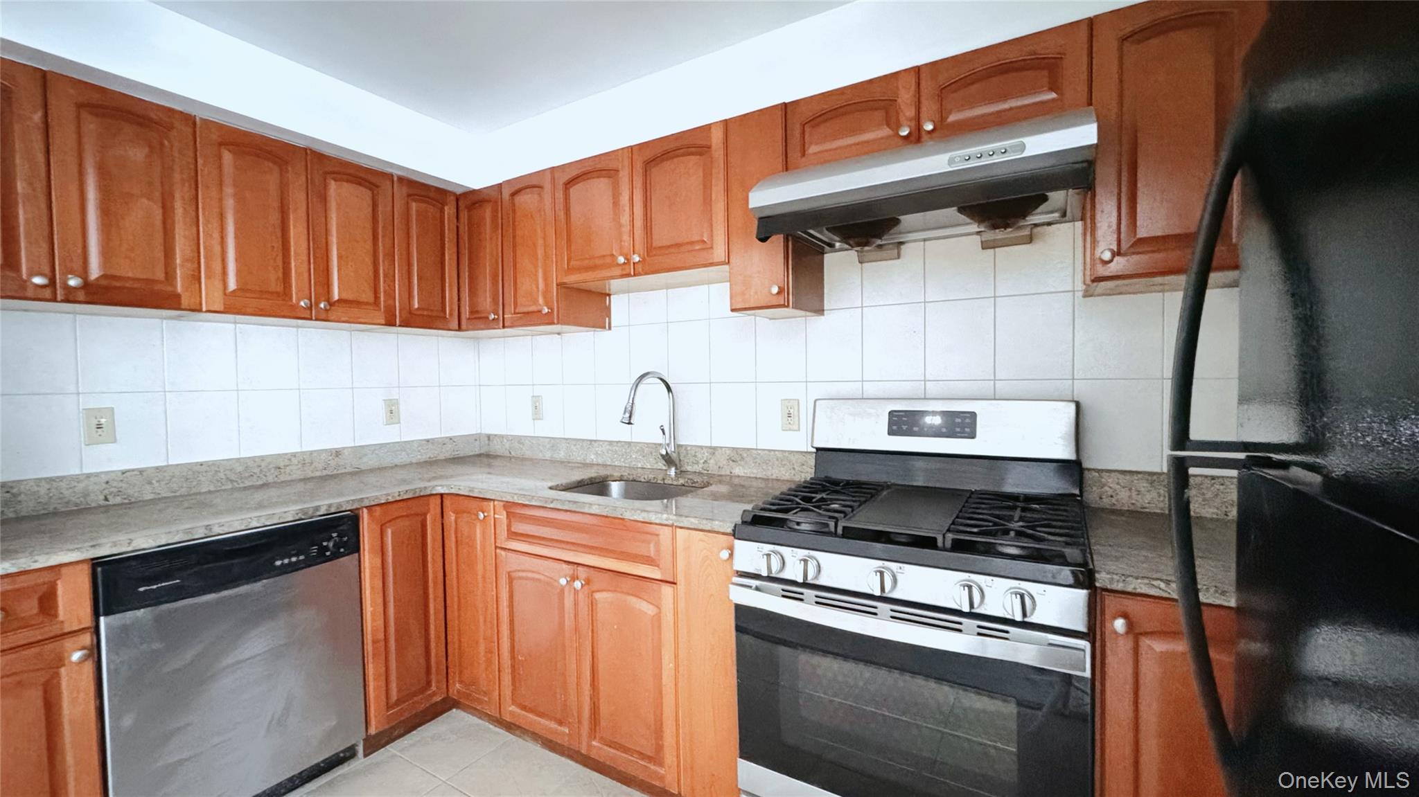 6434 Grand Central Parkway 3d Property Photo 6