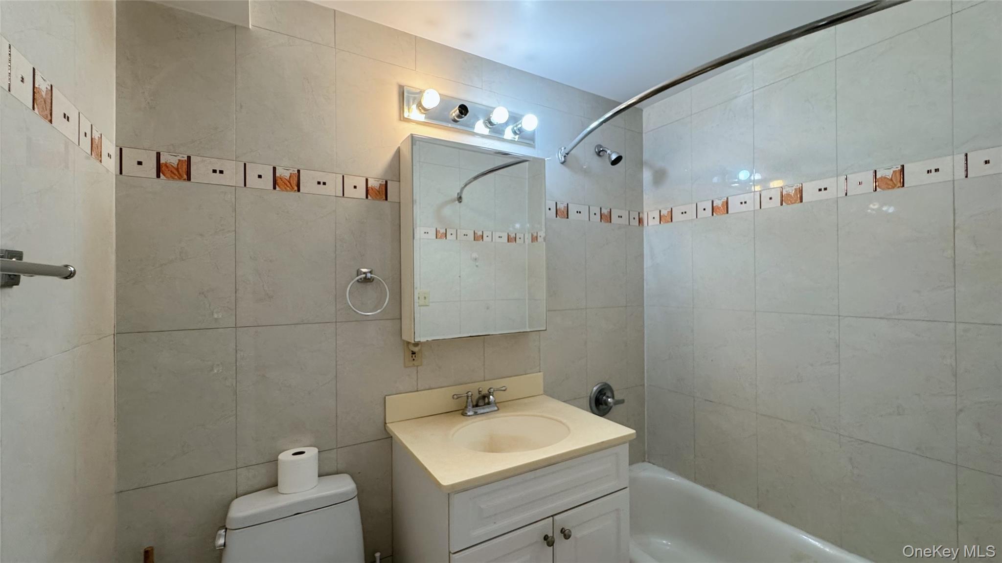 6434 Grand Central Parkway 3d Property Photo 10