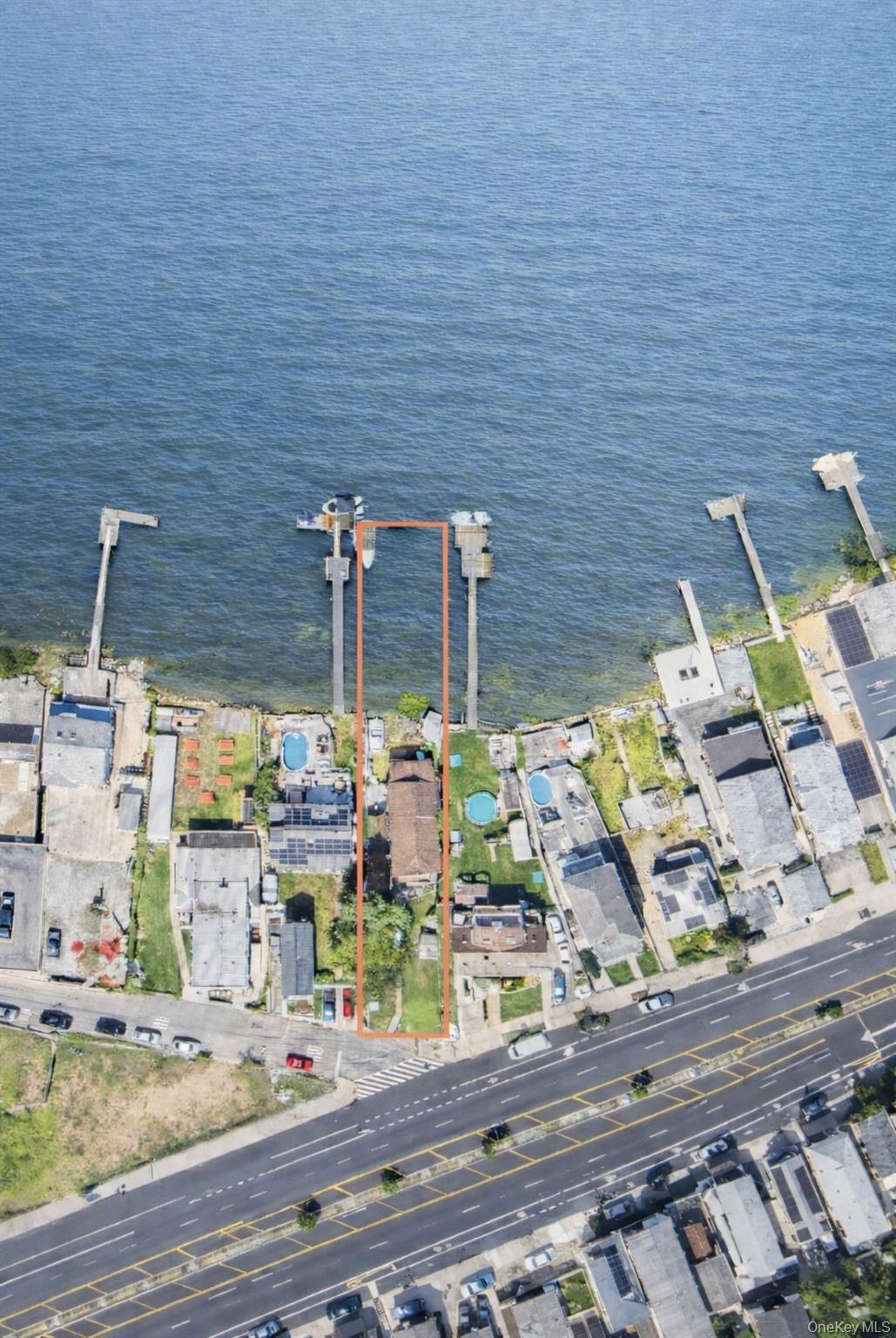631 Cross Bay Boulevard Property Photo 3