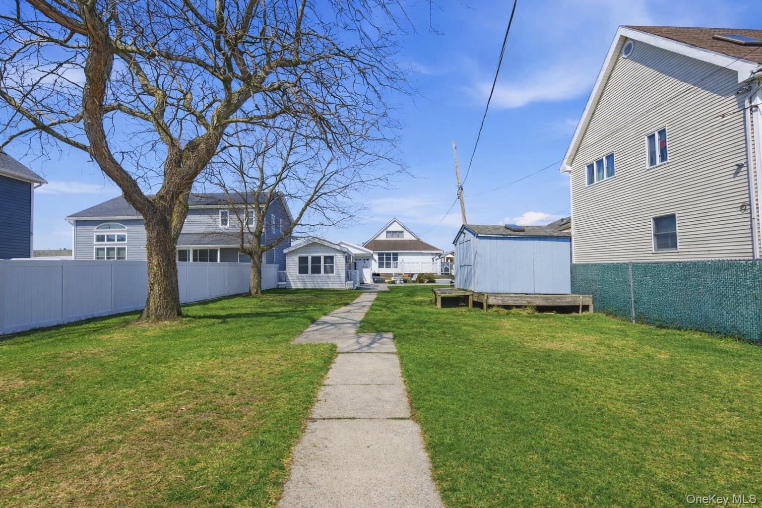 631 Cross Bay Boulevard Property Photo 5