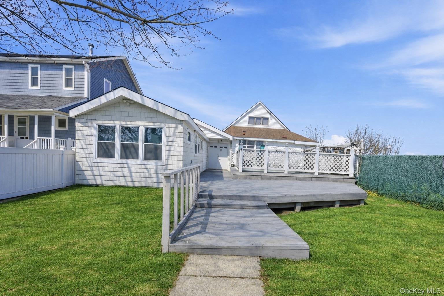 631 Cross Bay Boulevard Property Photo 6