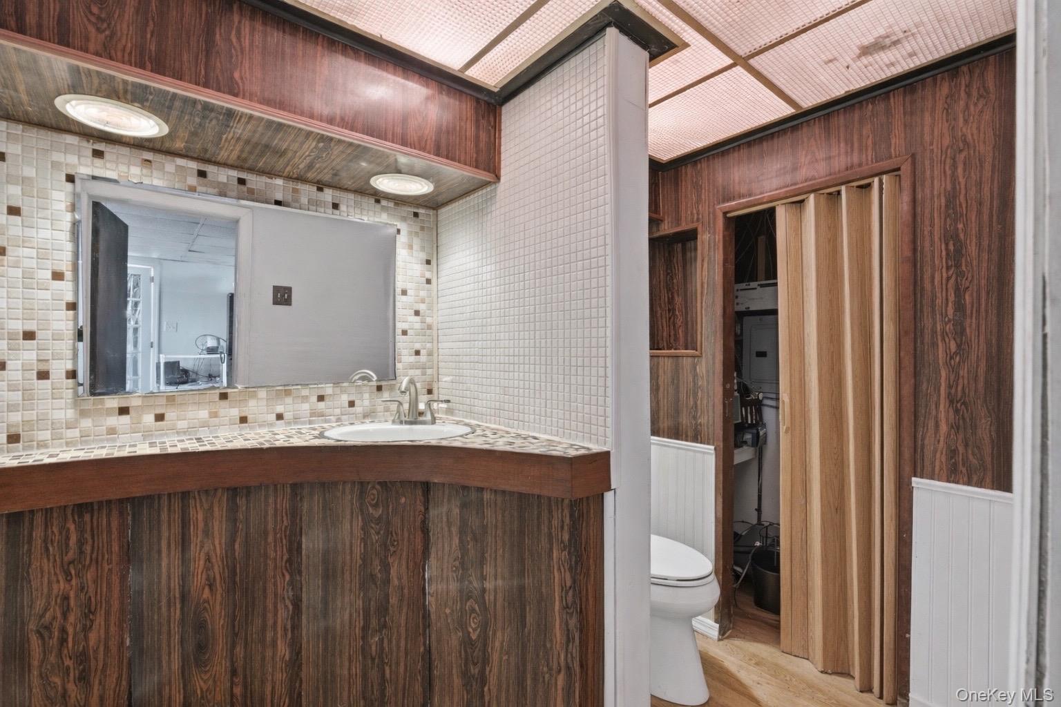 631 Cross Bay Boulevard Property Photo 12