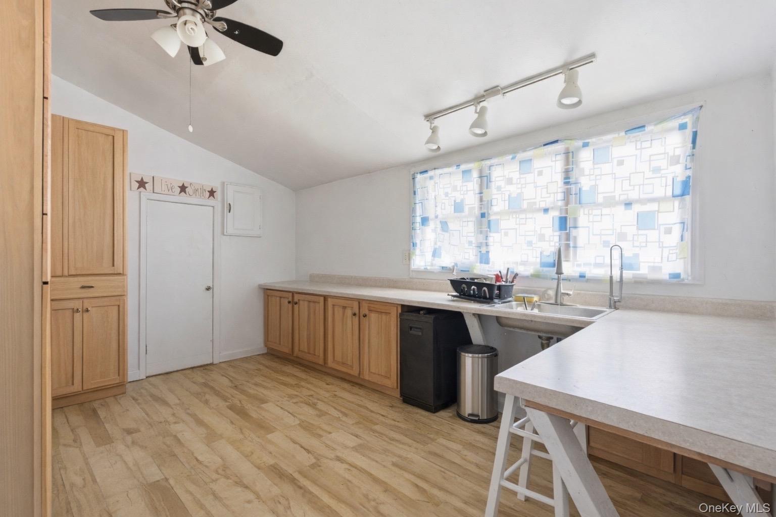 631 Cross Bay Boulevard Property Photo 15