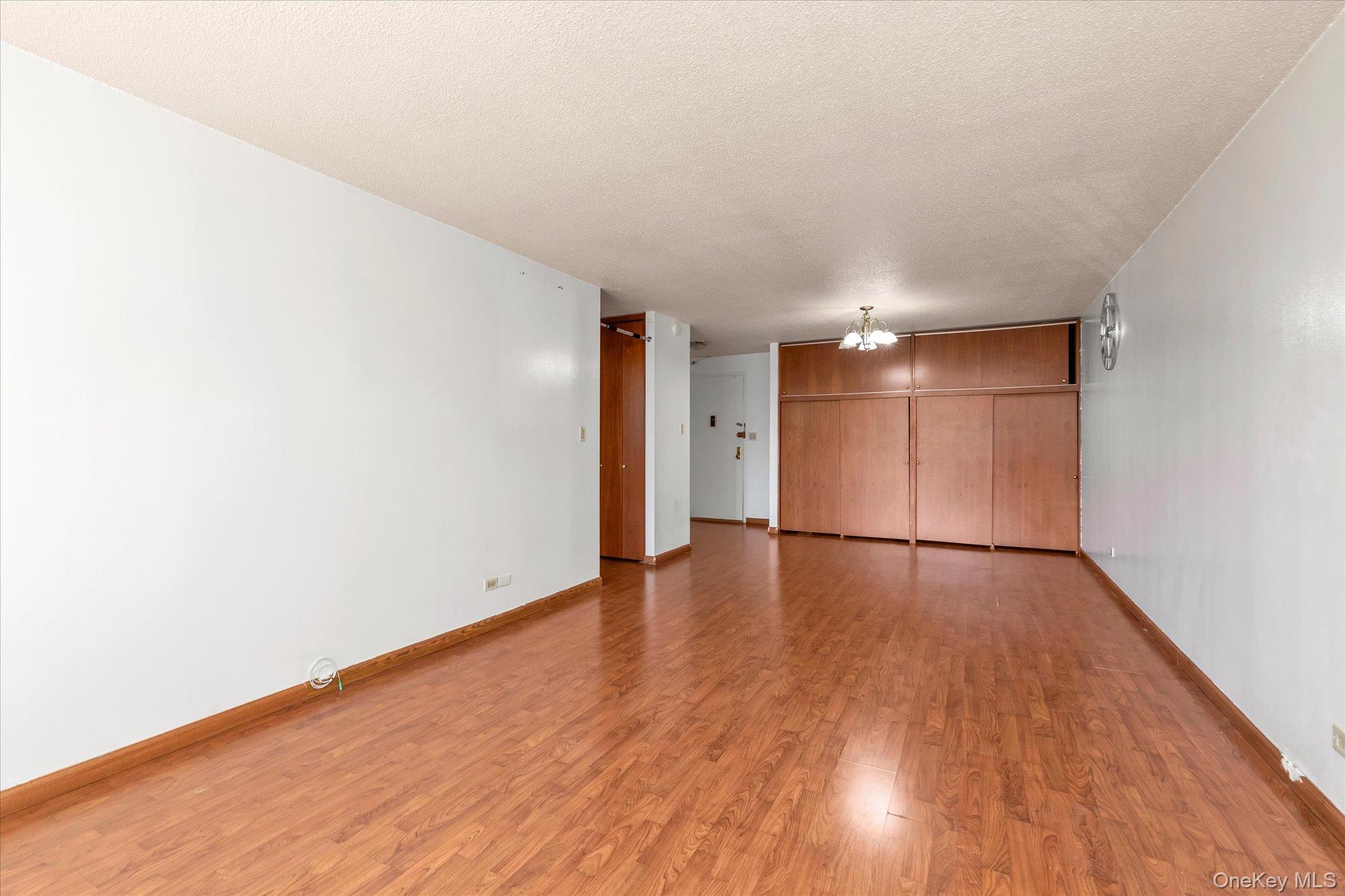 15038 Union Turnpike 2h Property Photo 5