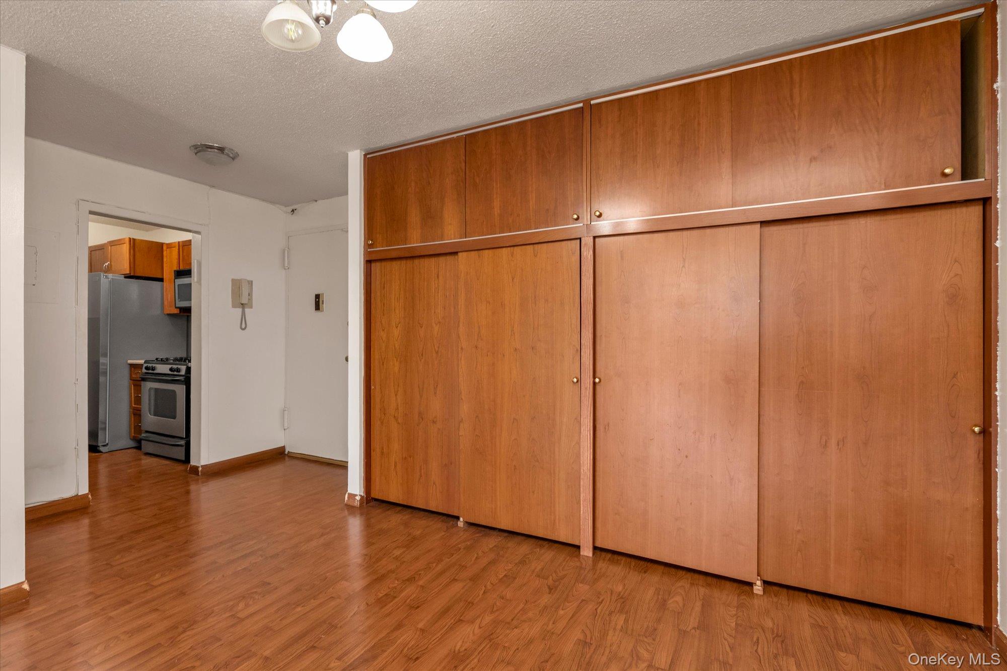 15038 Union Turnpike 2h Property Photo 6