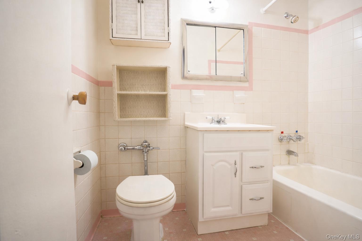6815 Selfridge Street 6d Property Photo 8