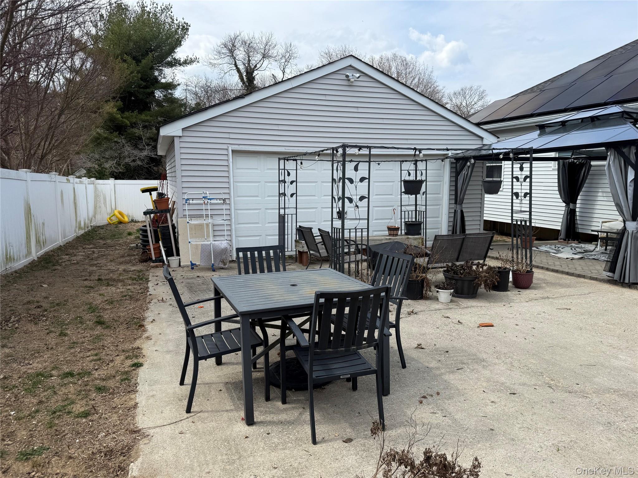 2 1st Street Property Photo 9