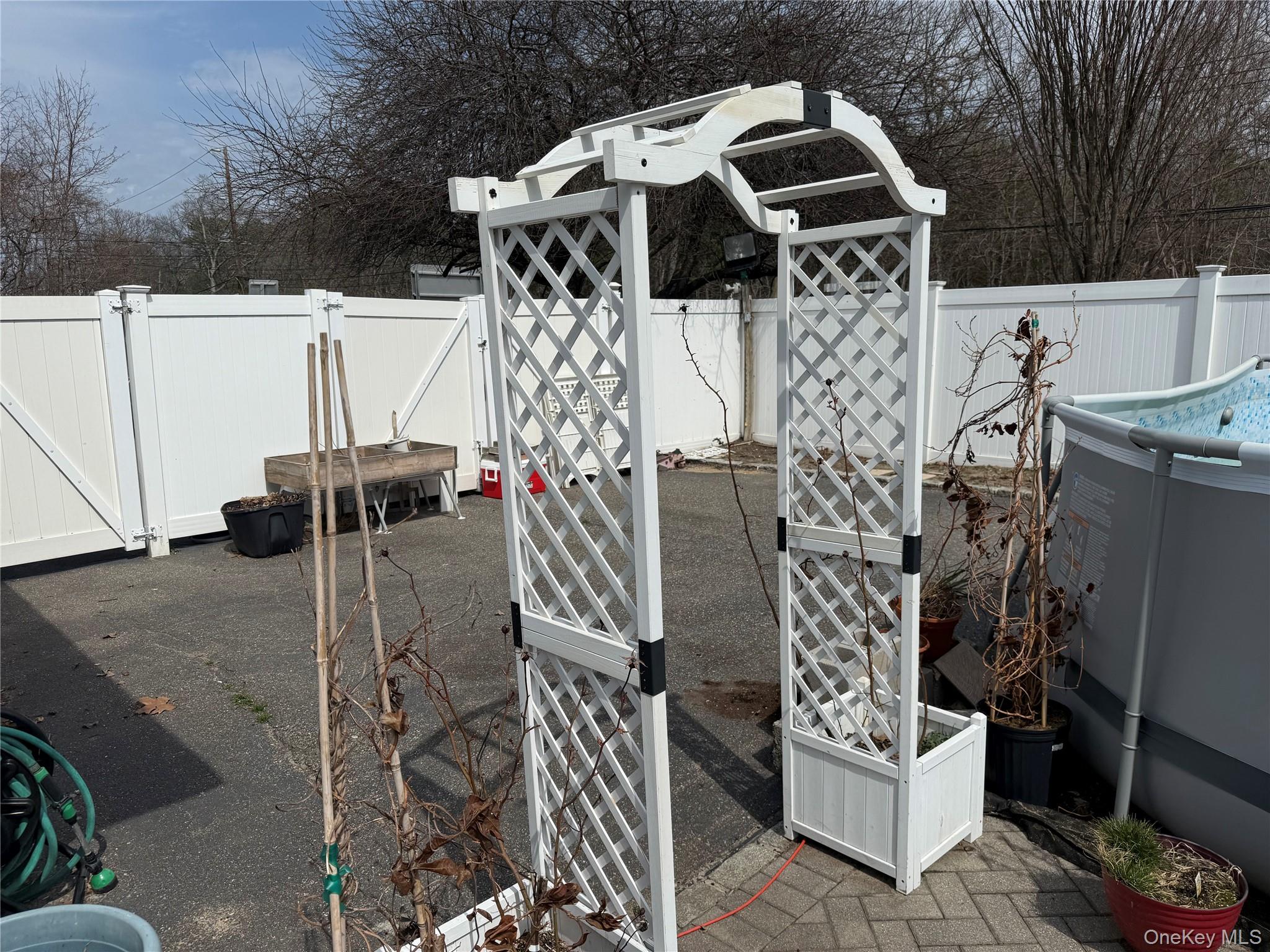 2 1st Street Property Photo 15