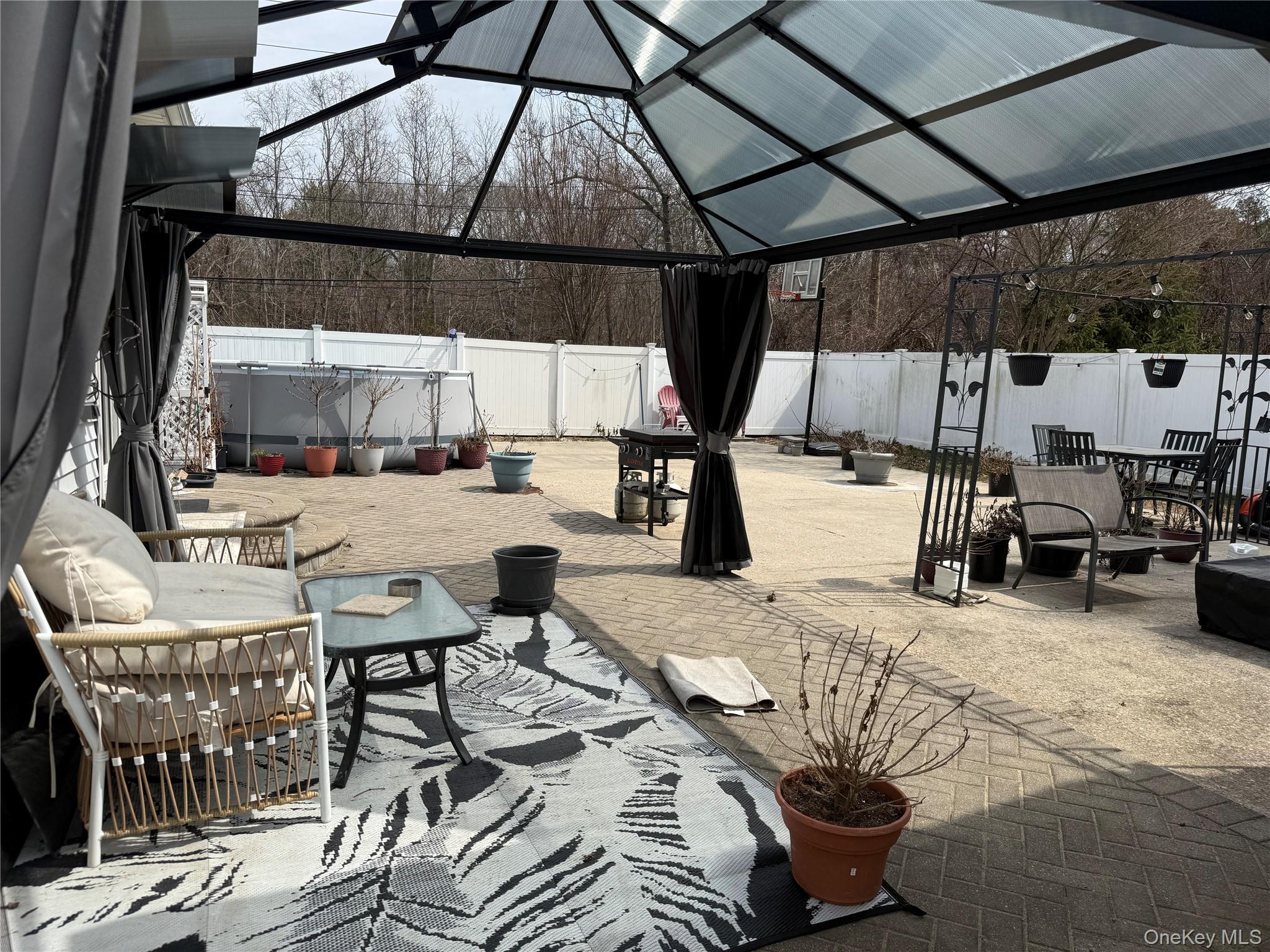 2 1st Street Property Photo 16