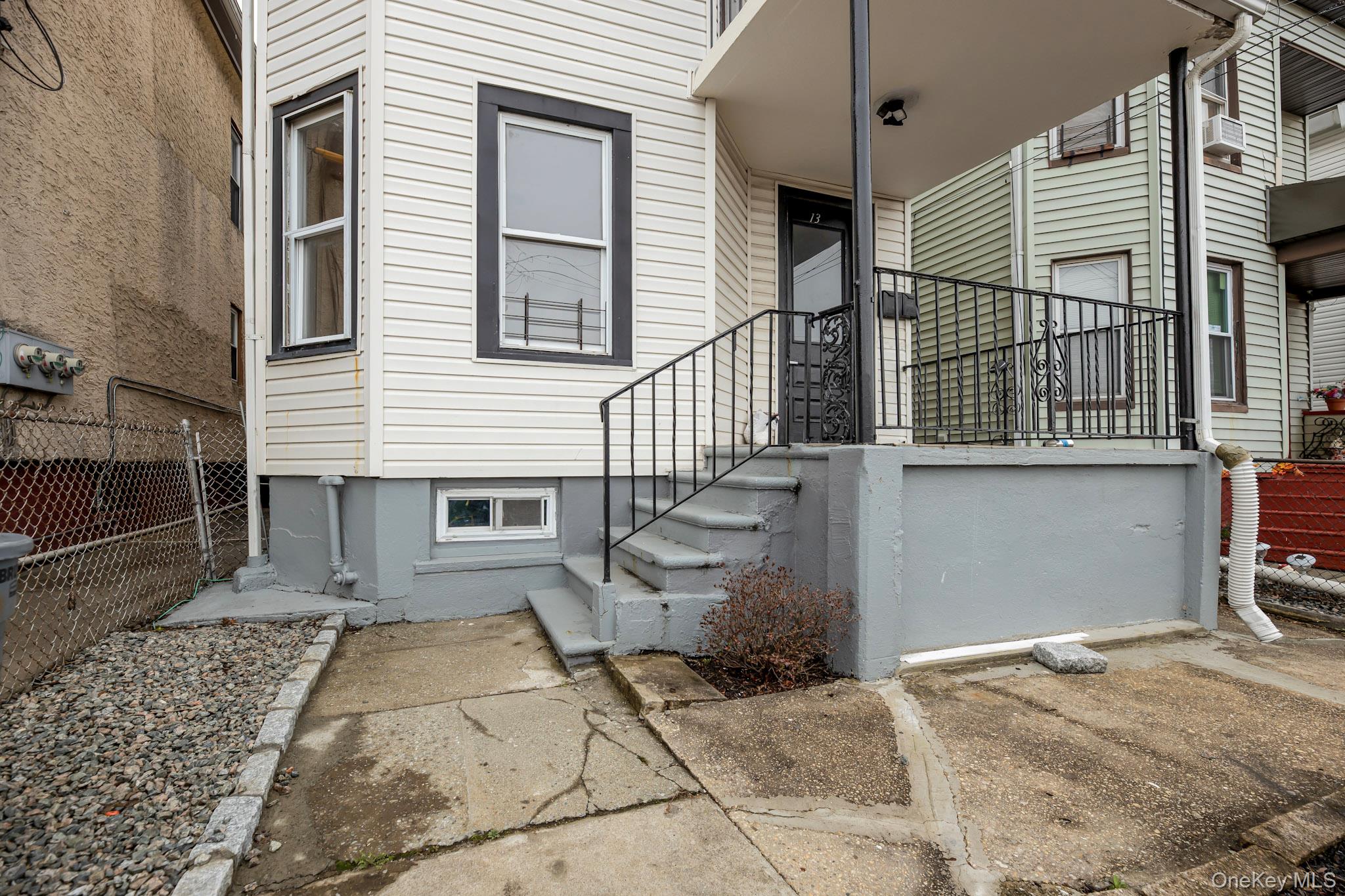 13 Beach Street Property Photo 3