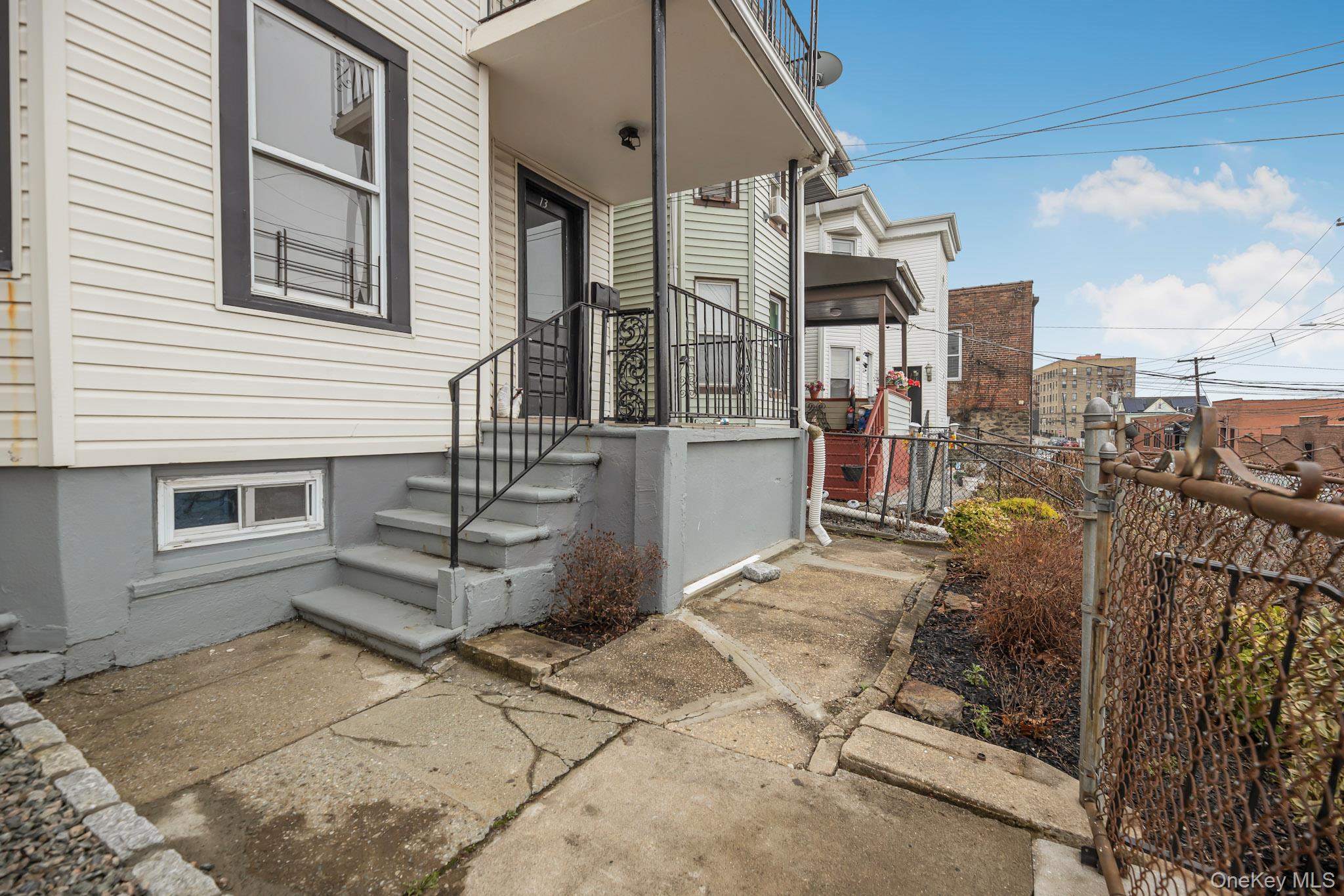13 Beach Street Property Photo 6
