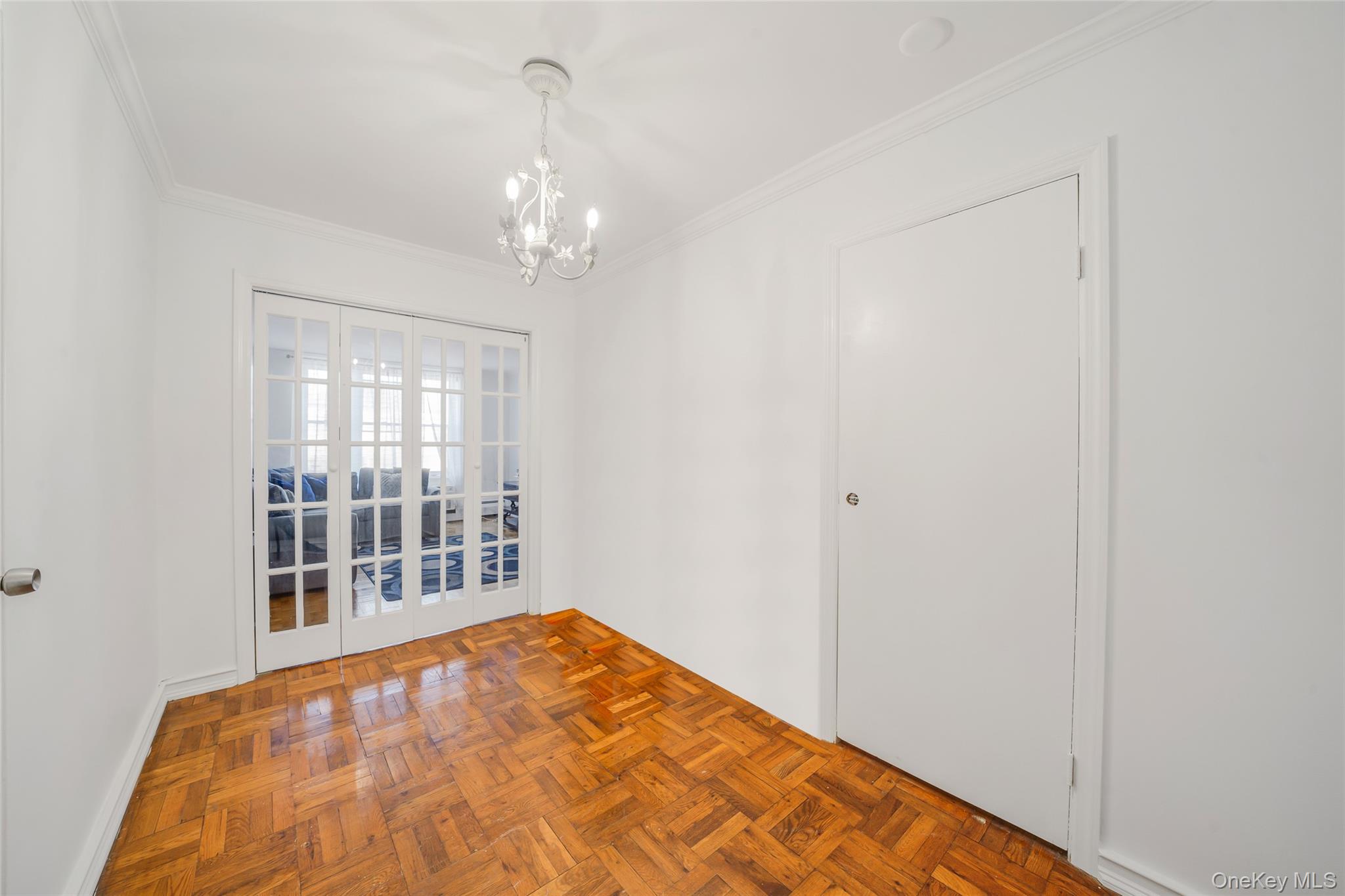 60 Hempstead Avenue 1o Property Photo 6