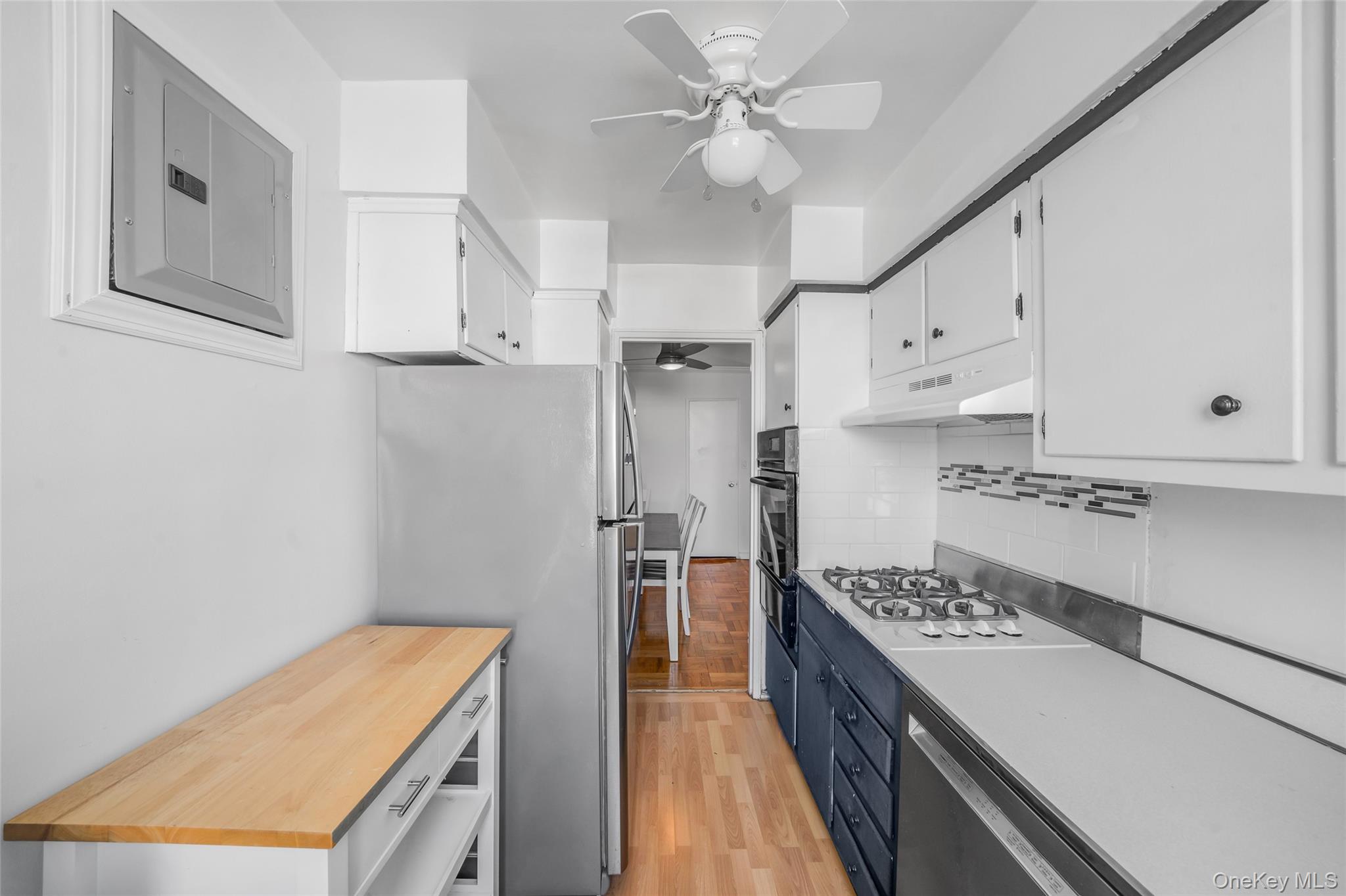 60 Hempstead Avenue 1o Property Photo 10