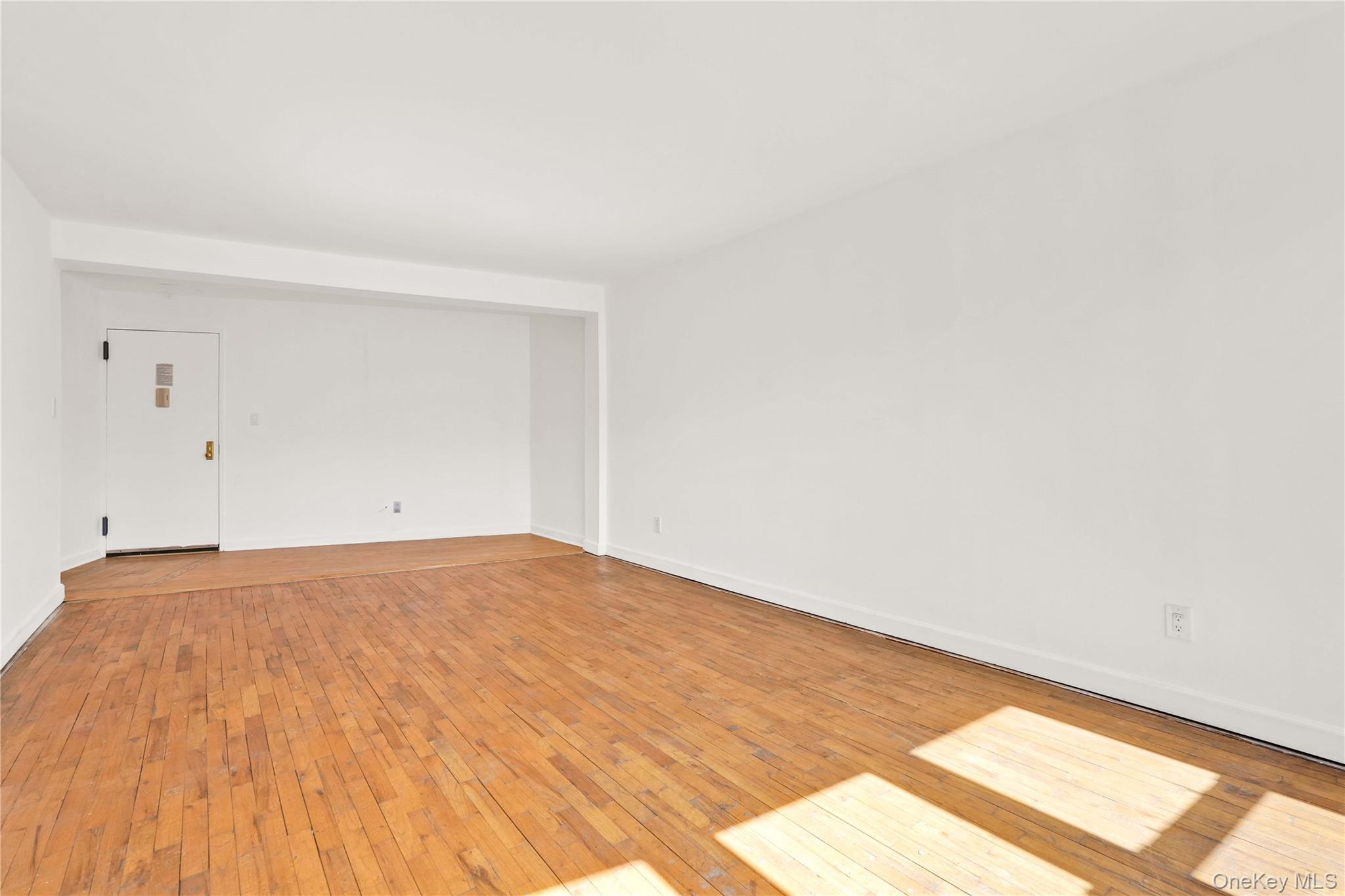 58-03 Calloway Street 5e Property Photo 5