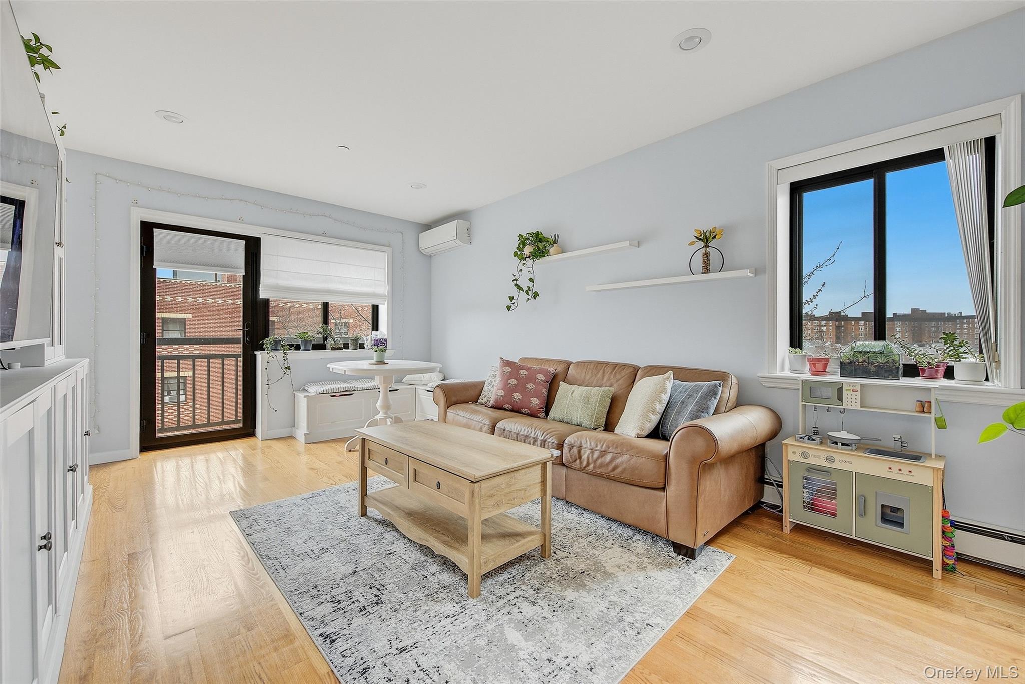 84-05 Queens Boulevard 5c Property Photo 3