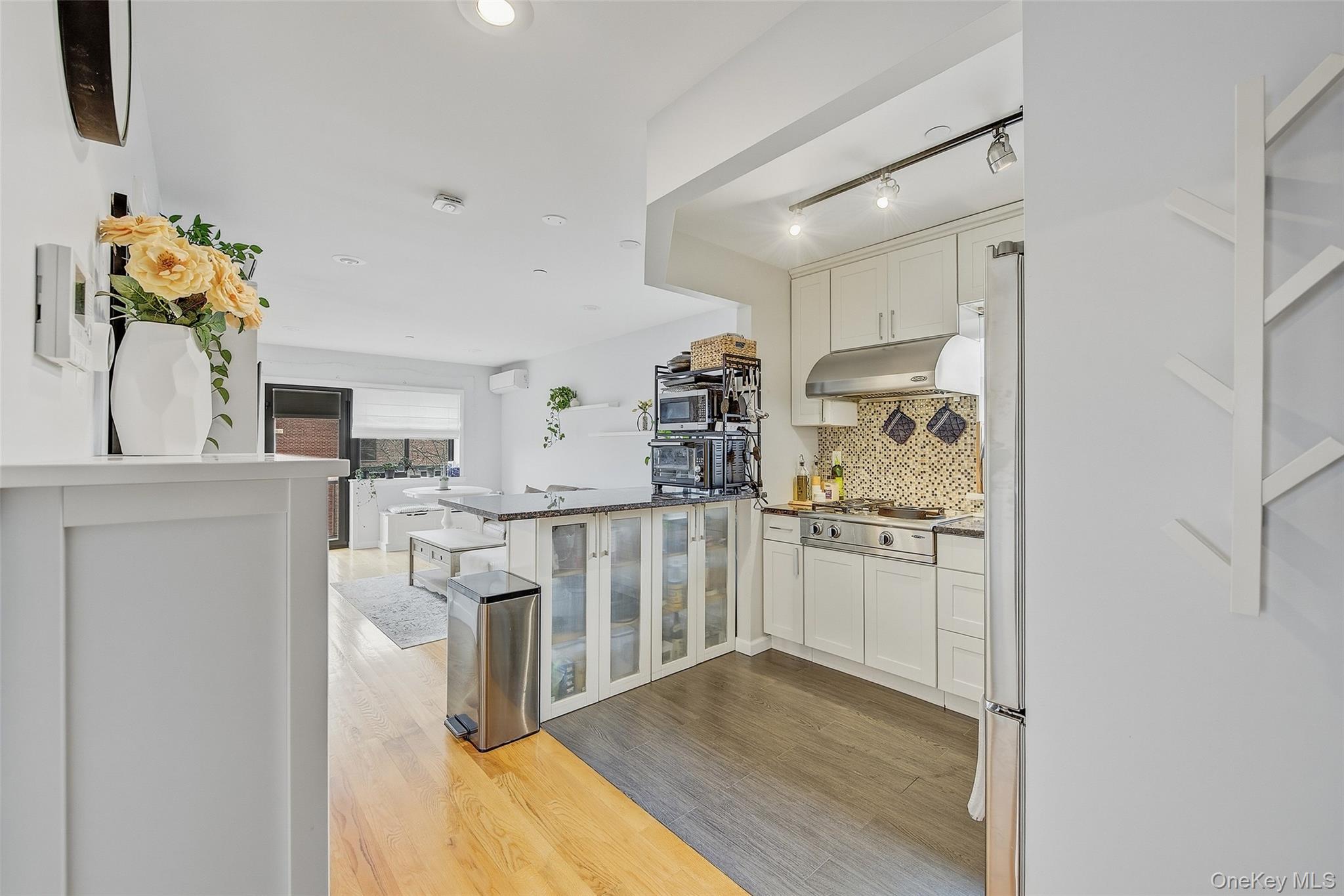 84-05 Queens Boulevard 5c Property Photo 5