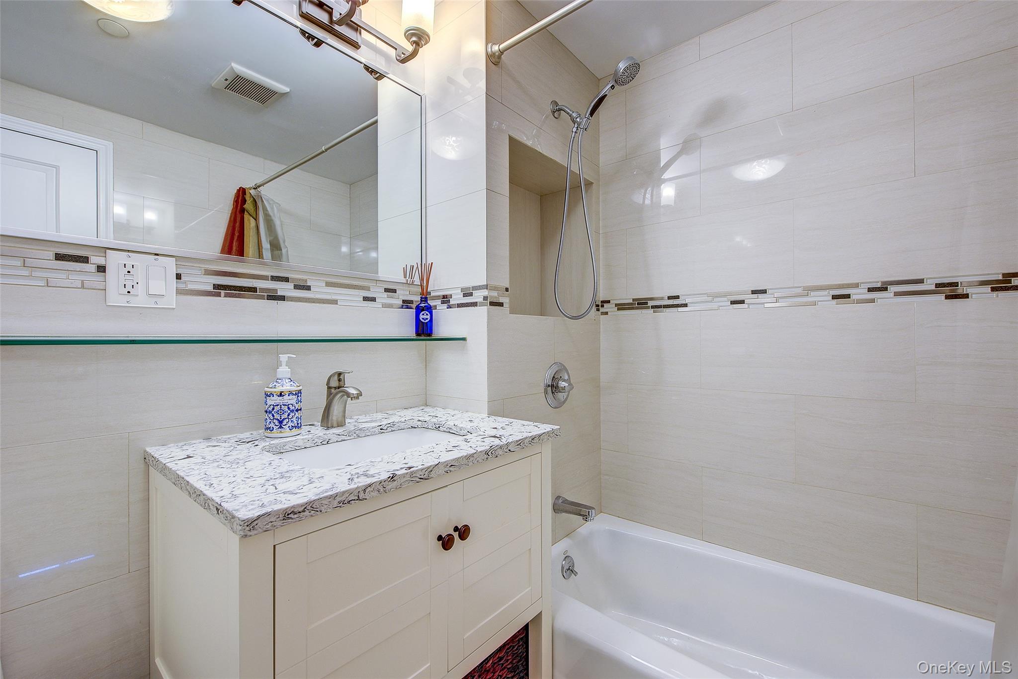 84-05 Queens Boulevard 5c Property Photo 14