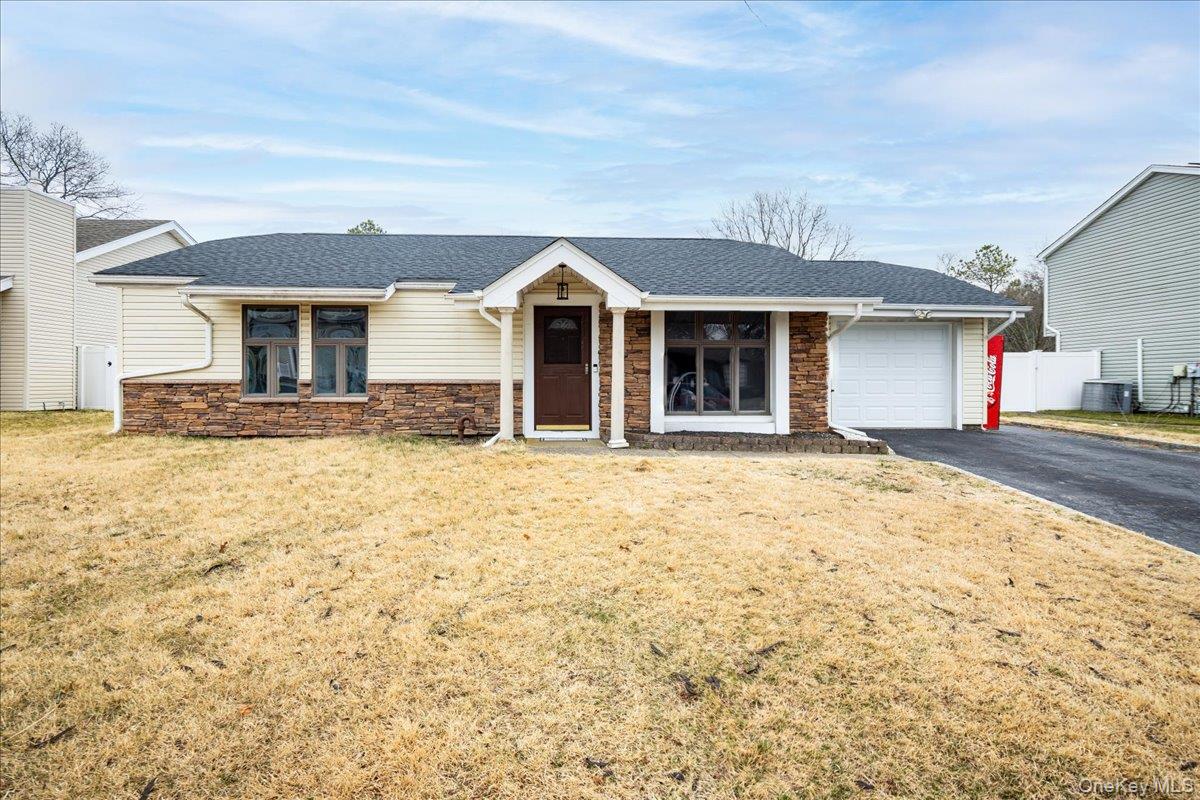 843 Greenbelt Parkway Property Photo 1