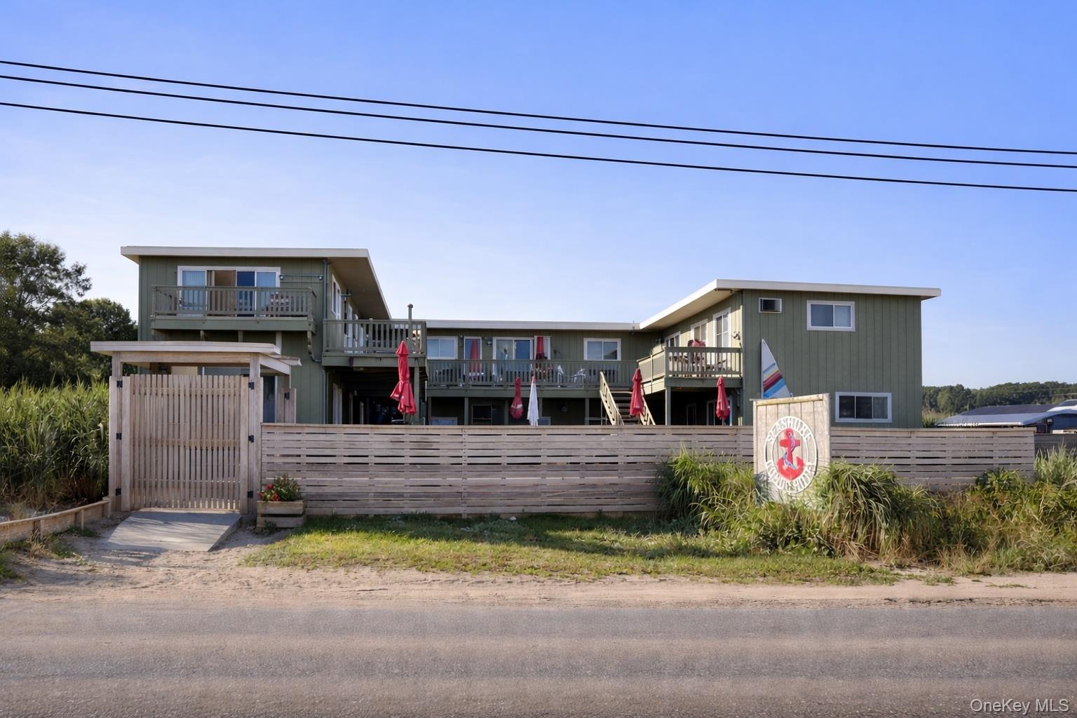 78 E Bayview Avenue 14