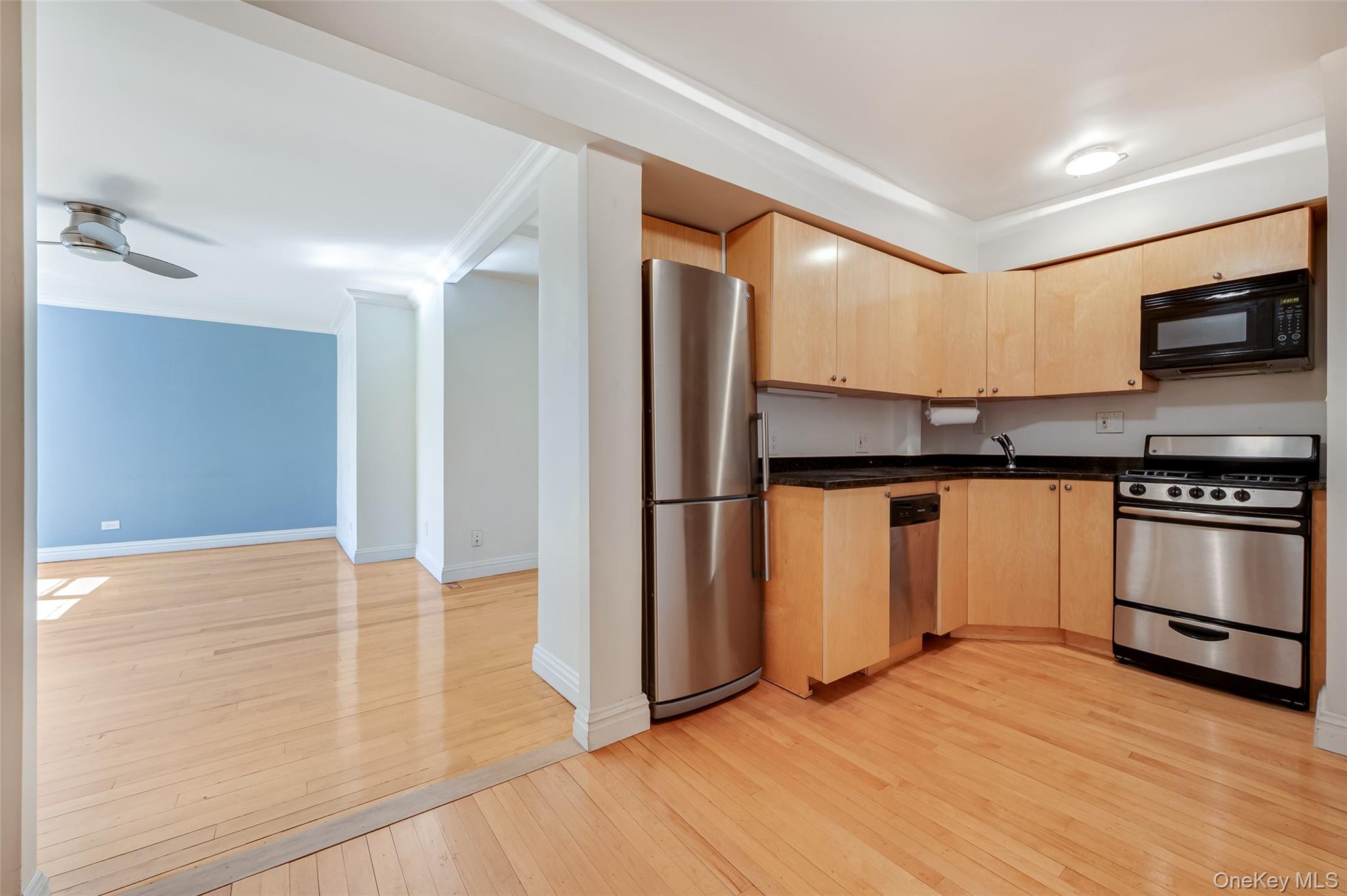 39-35 51st Street 6e Property Photo 5
