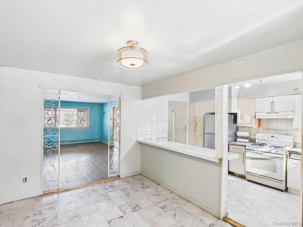 1256 Allerton Avenue Property Photo 8