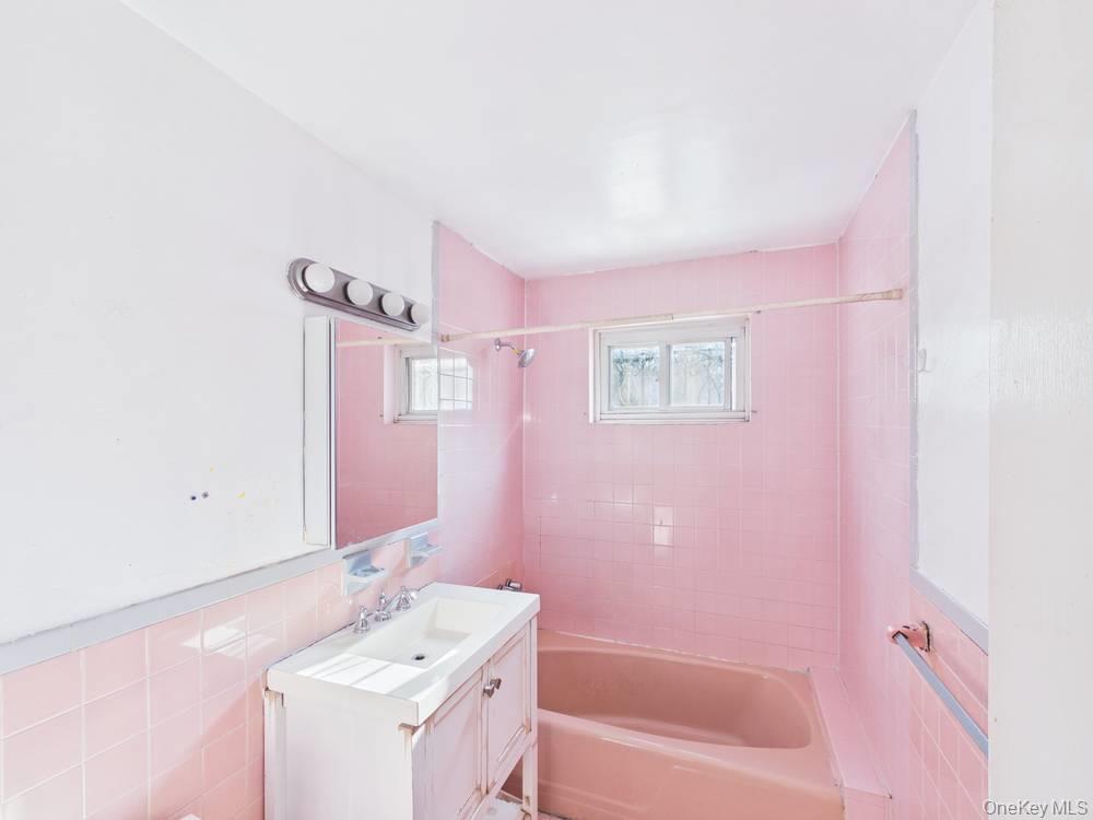 1256 Allerton Avenue Property Photo 16