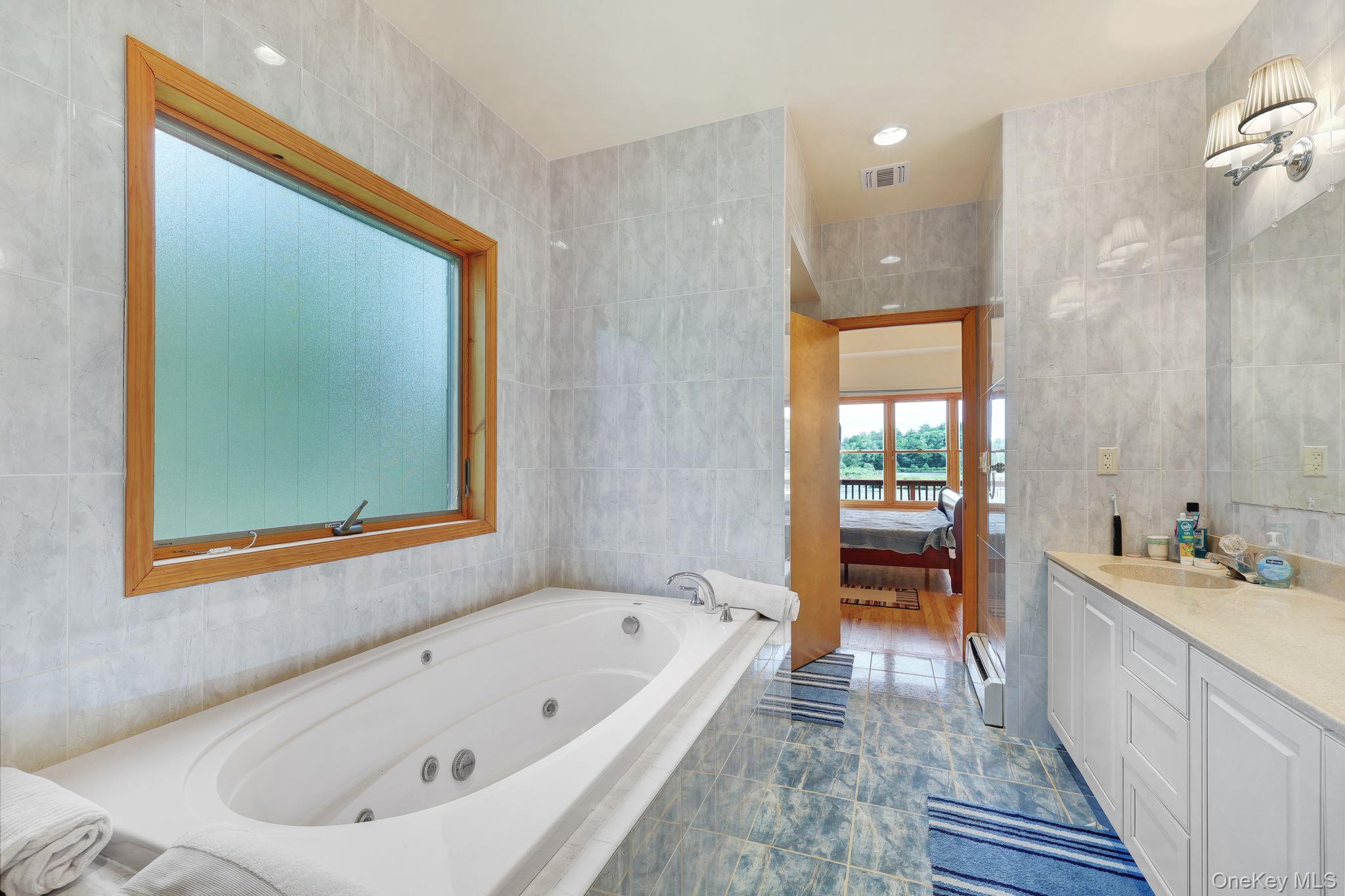 9 Surrey Street Property Photo 38