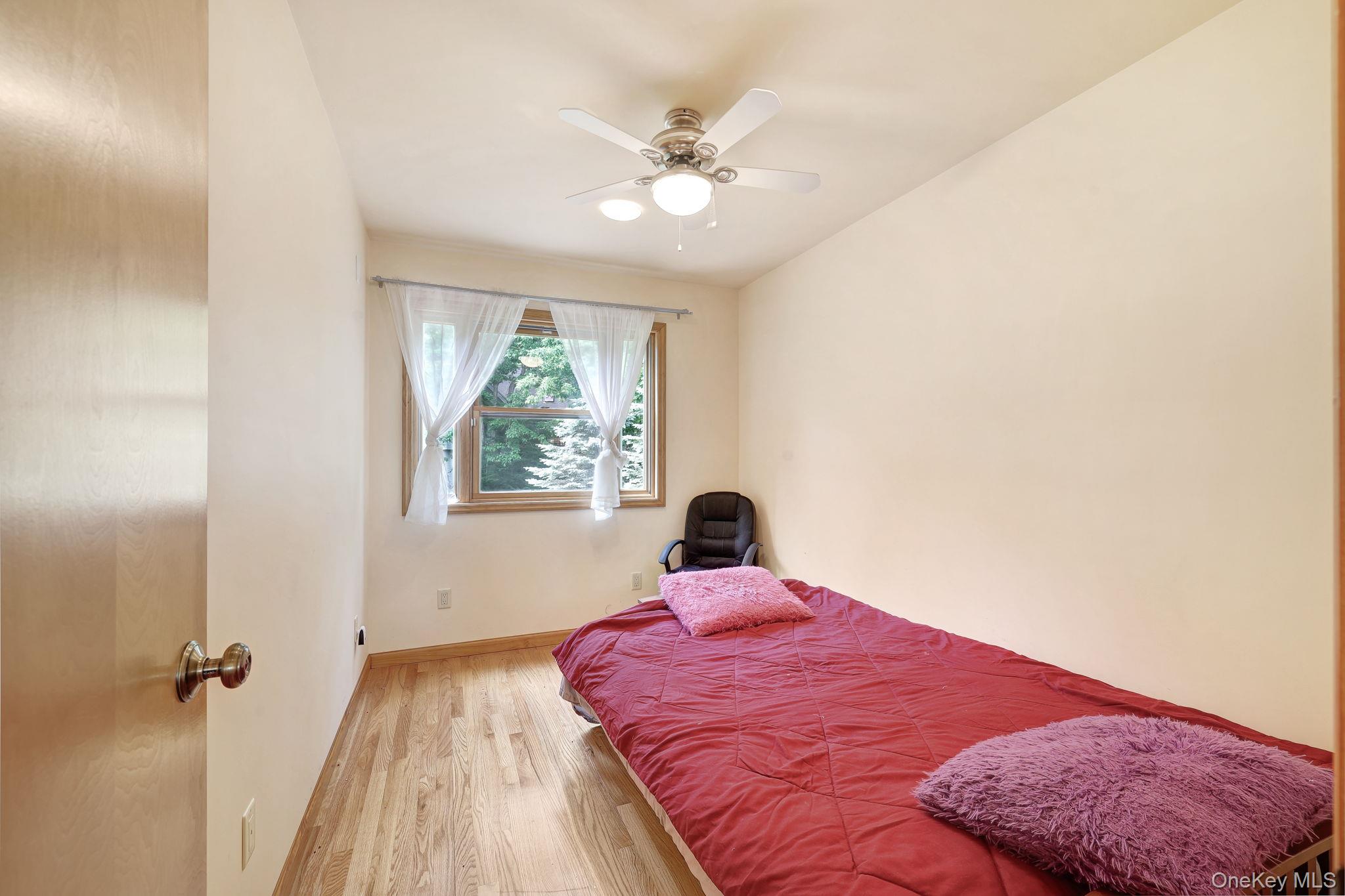 9 Surrey Street Property Photo 39