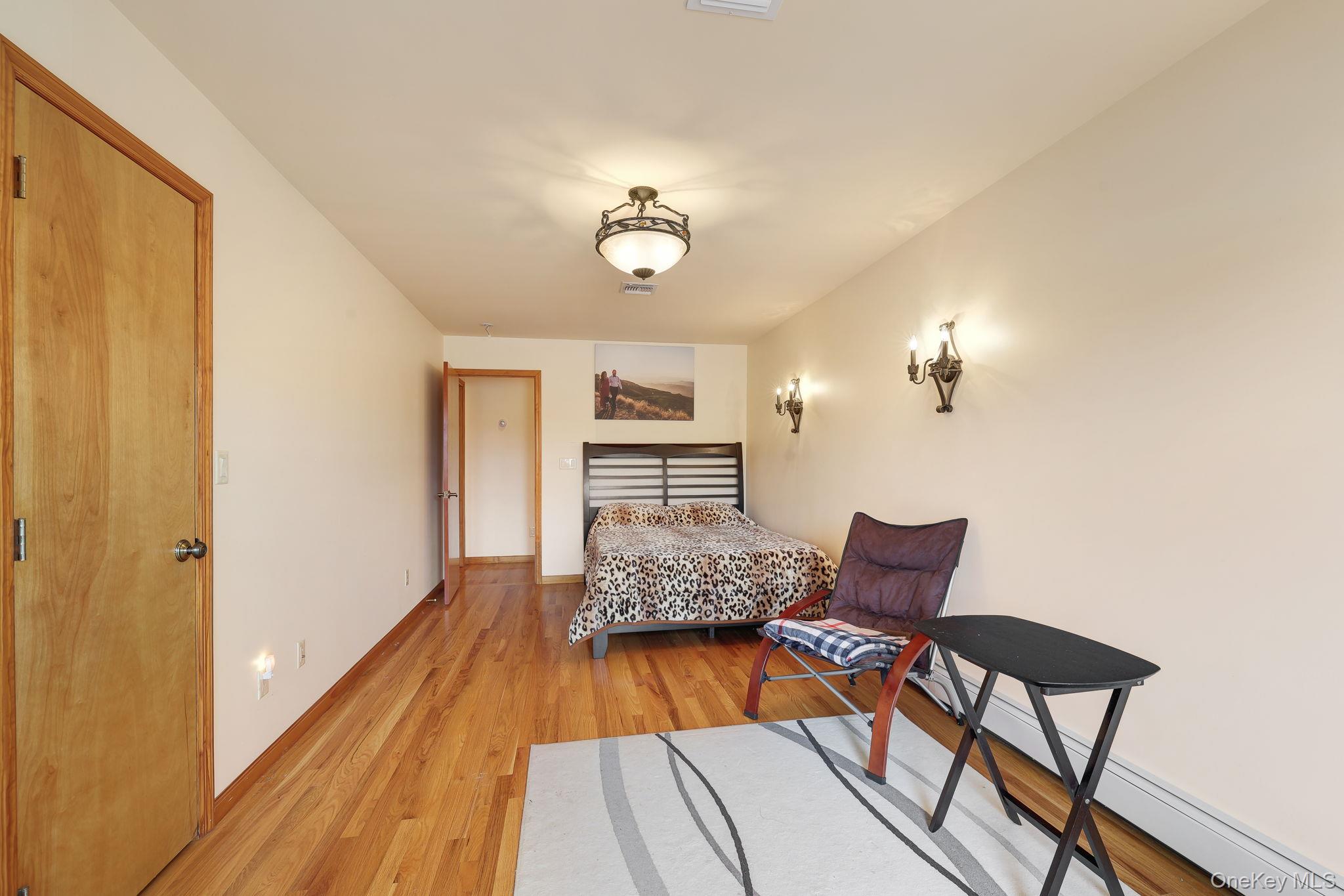 9 Surrey Street Property Photo 44