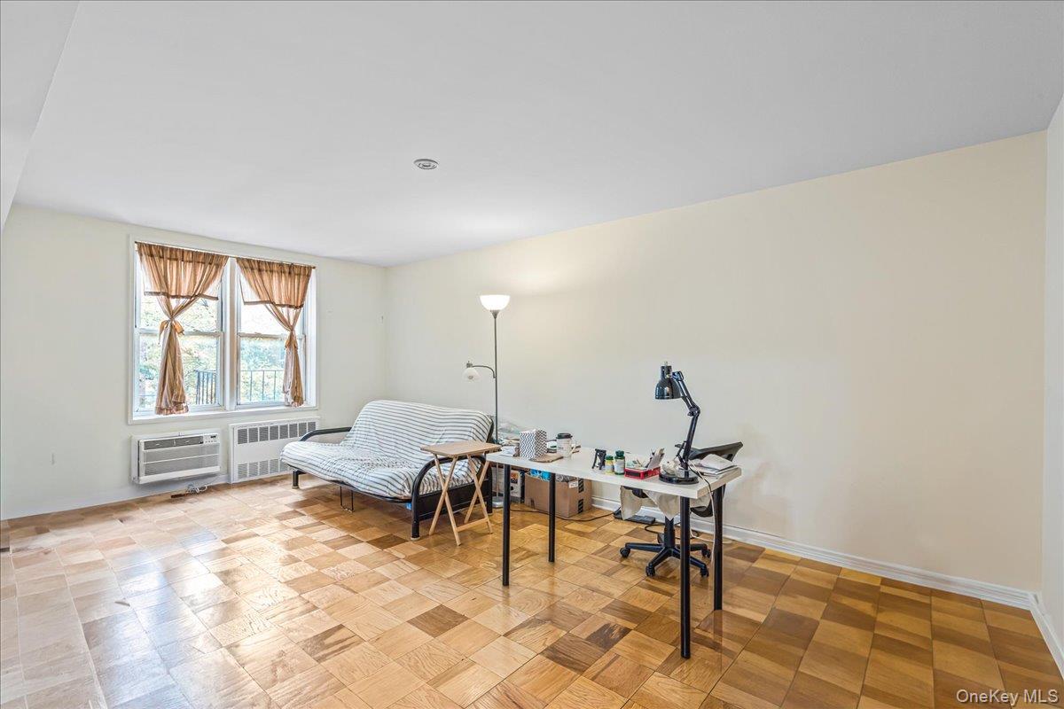 14215 Franklin Avenue 3a Property Photo 5