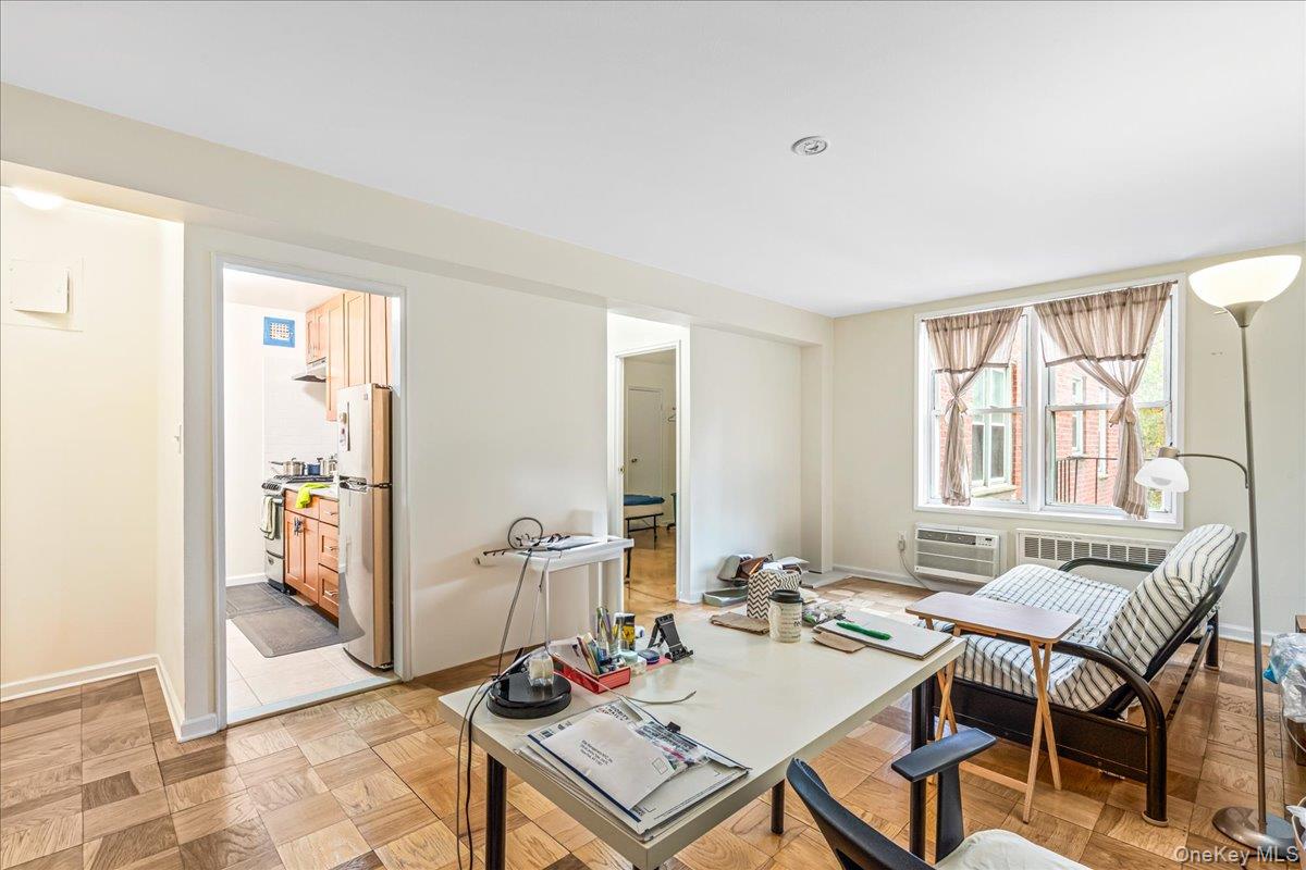 14215 Franklin Avenue 3a Property Photo 6