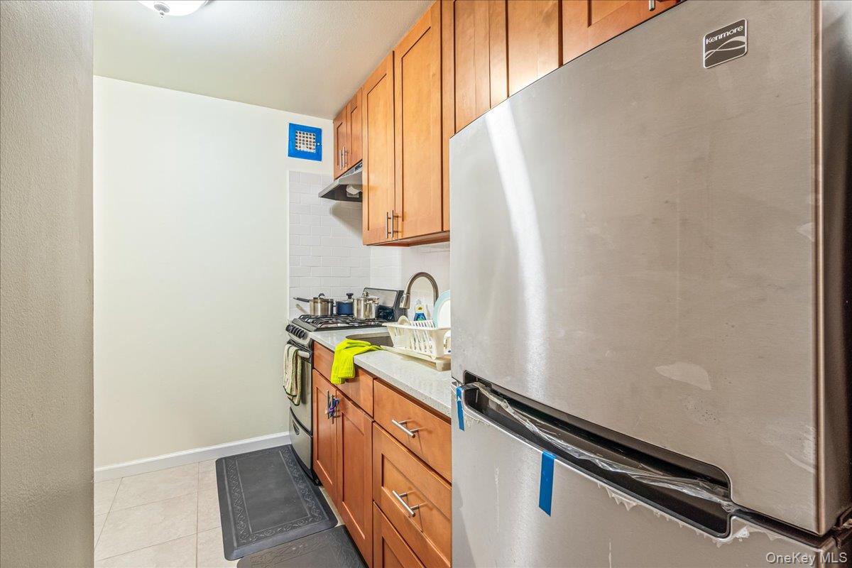 14215 Franklin Avenue 3a Property Photo 9