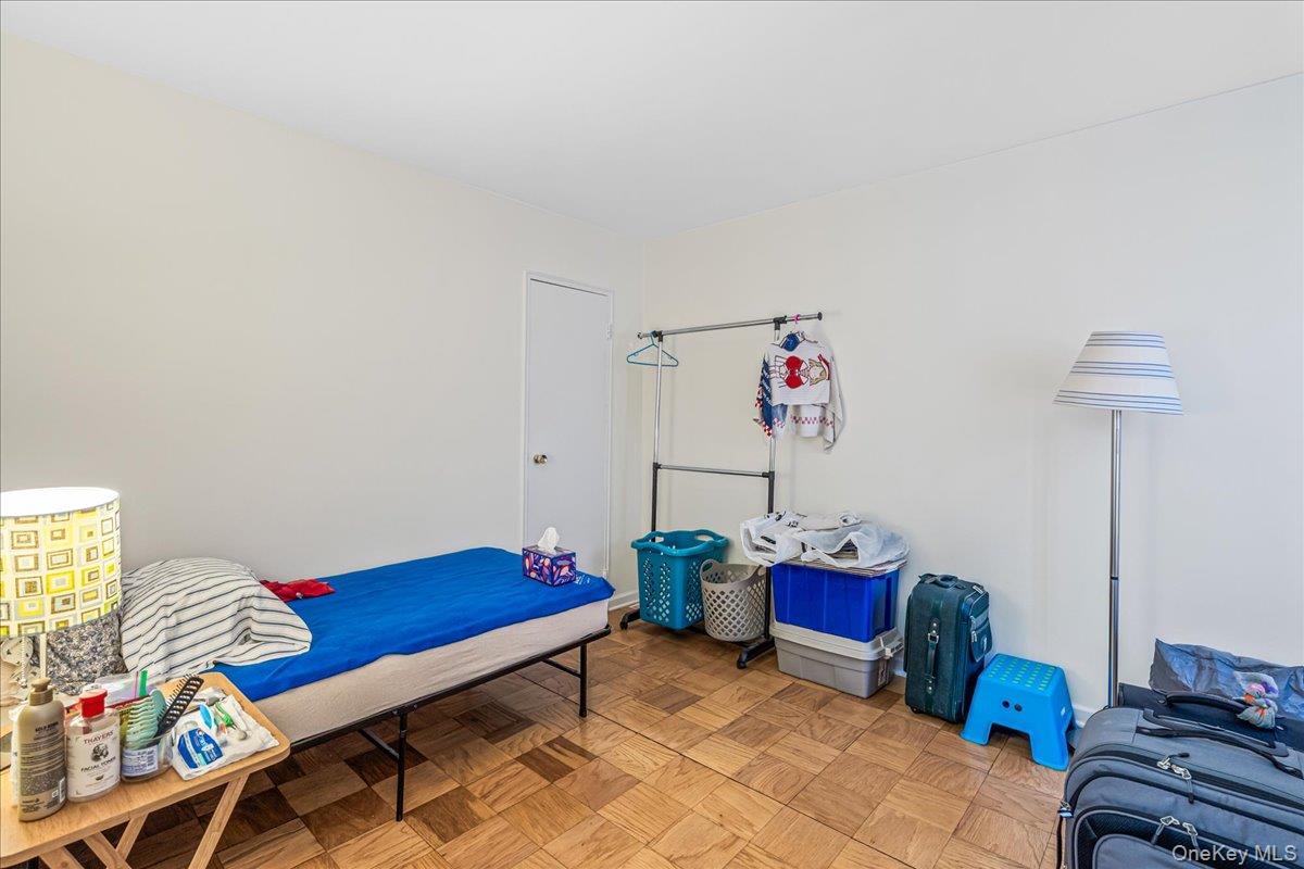 14215 Franklin Avenue 3a Property Photo 13
