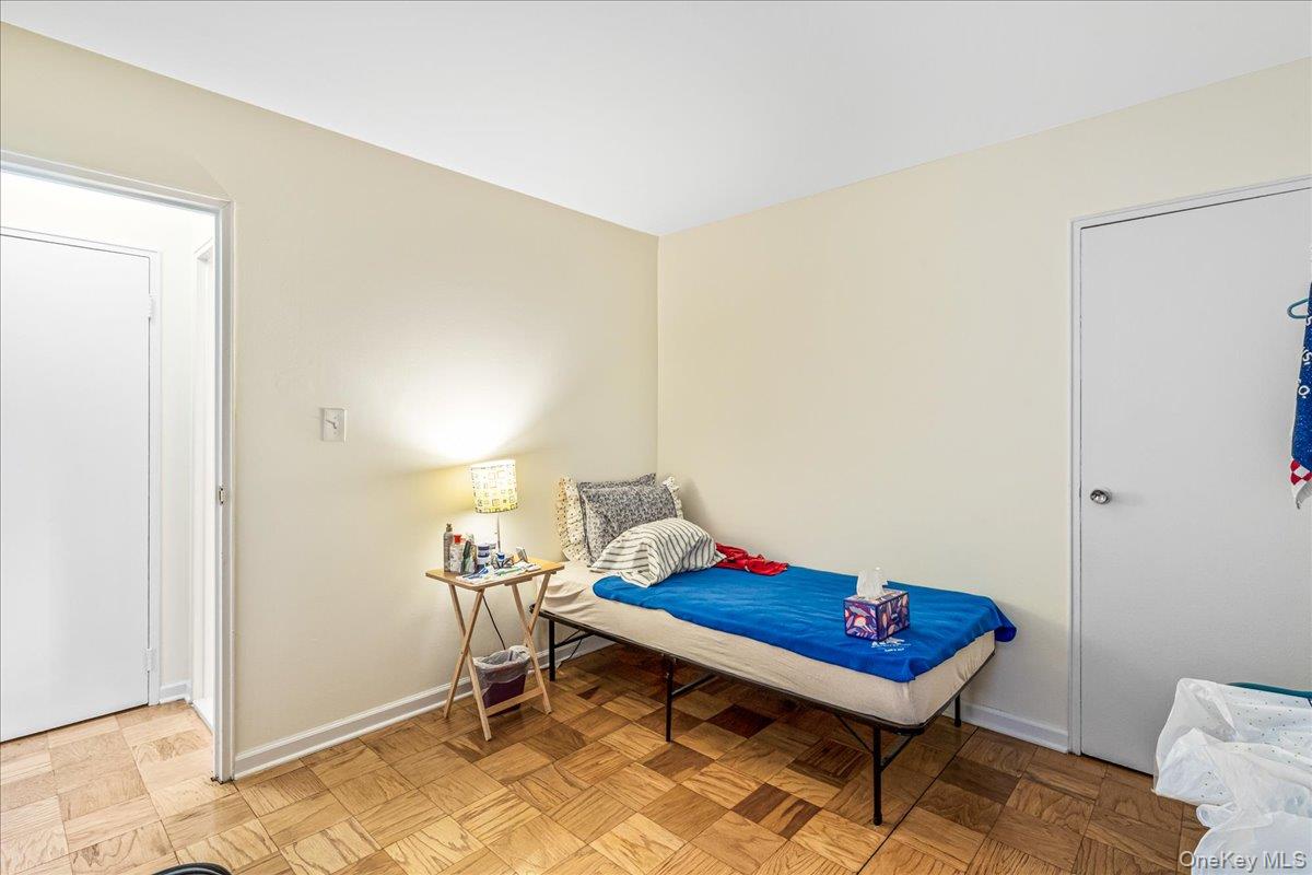 14215 Franklin Avenue 3a Property Photo 15
