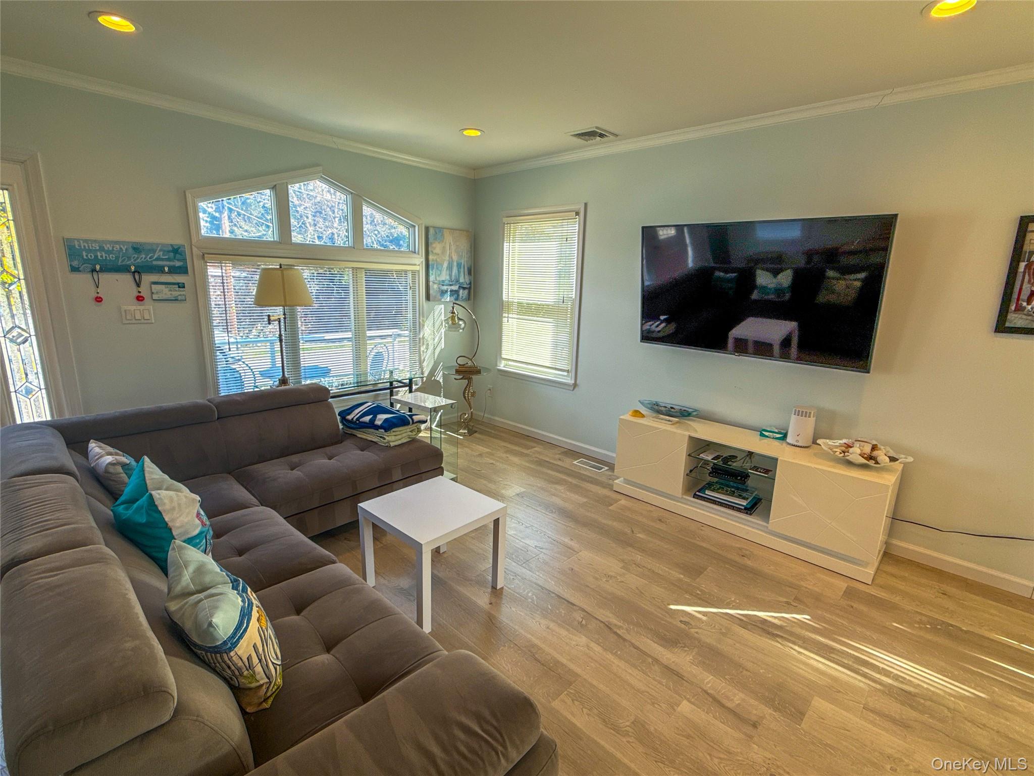 97 Cedarhurst Avenue Property Photo 4