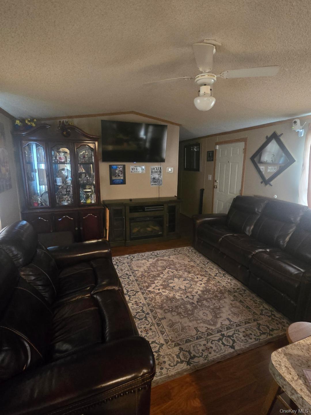 2701 Goethals Road H4 Property Photo 5